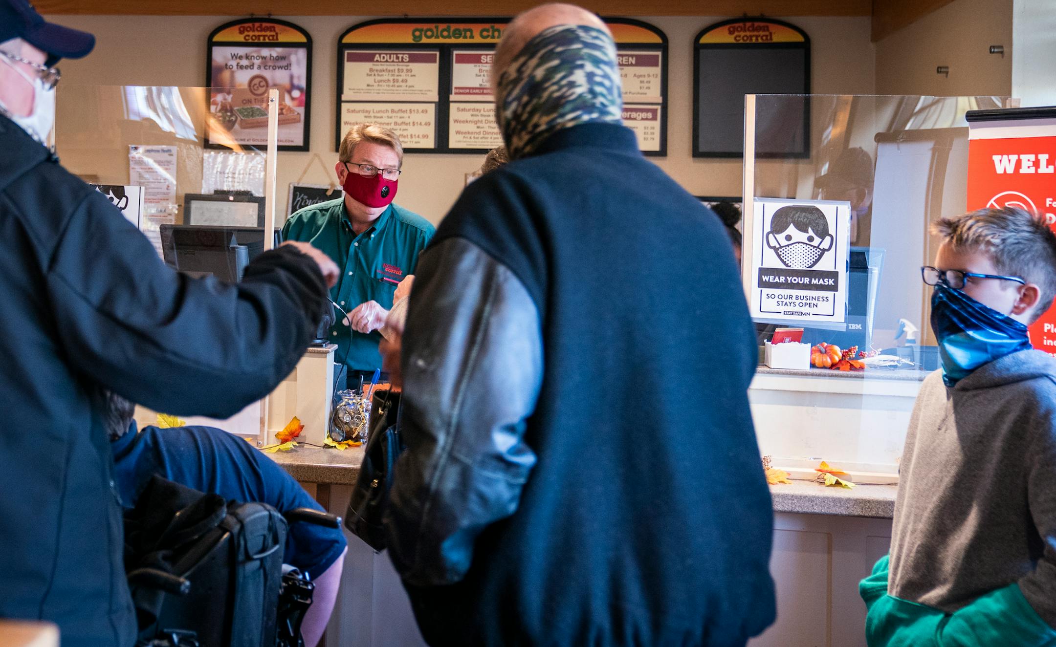 Manager Marco Hanson manned the cash register at the Golden Coral Buffet and Grill. ] LEILA NAVIDI • leila.navidi@startribune.com BACKGROUND INFORMATION: Golden Corral Buffet and Grill in Maple Grove on Friday, October 2, 2020.