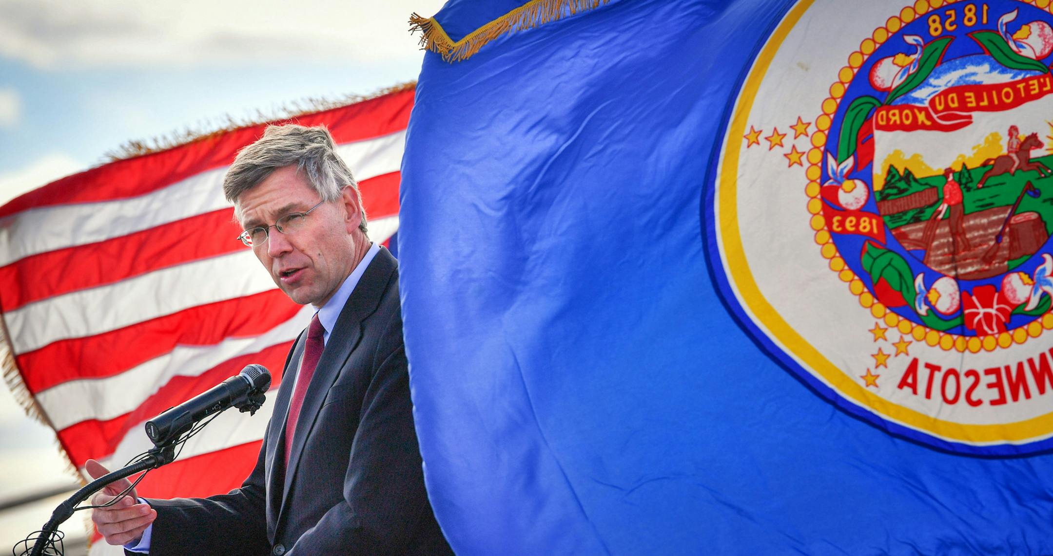 U.S. Rep. Erik Paulsen spoke at a celebration for the upcoming completion of Highway 610 in Maple Grove. ] GLEN STUBBE * gstubbe@startribune.com Thursday, October 20, 2016 Congressman Erik Paulsen, Lt. Gov. Tina Smith and other local, state and federal dignitaries will gather to mark the end of major construction on Highway 610. Grove Parkway bridge over Highway 610, Maple Grove.