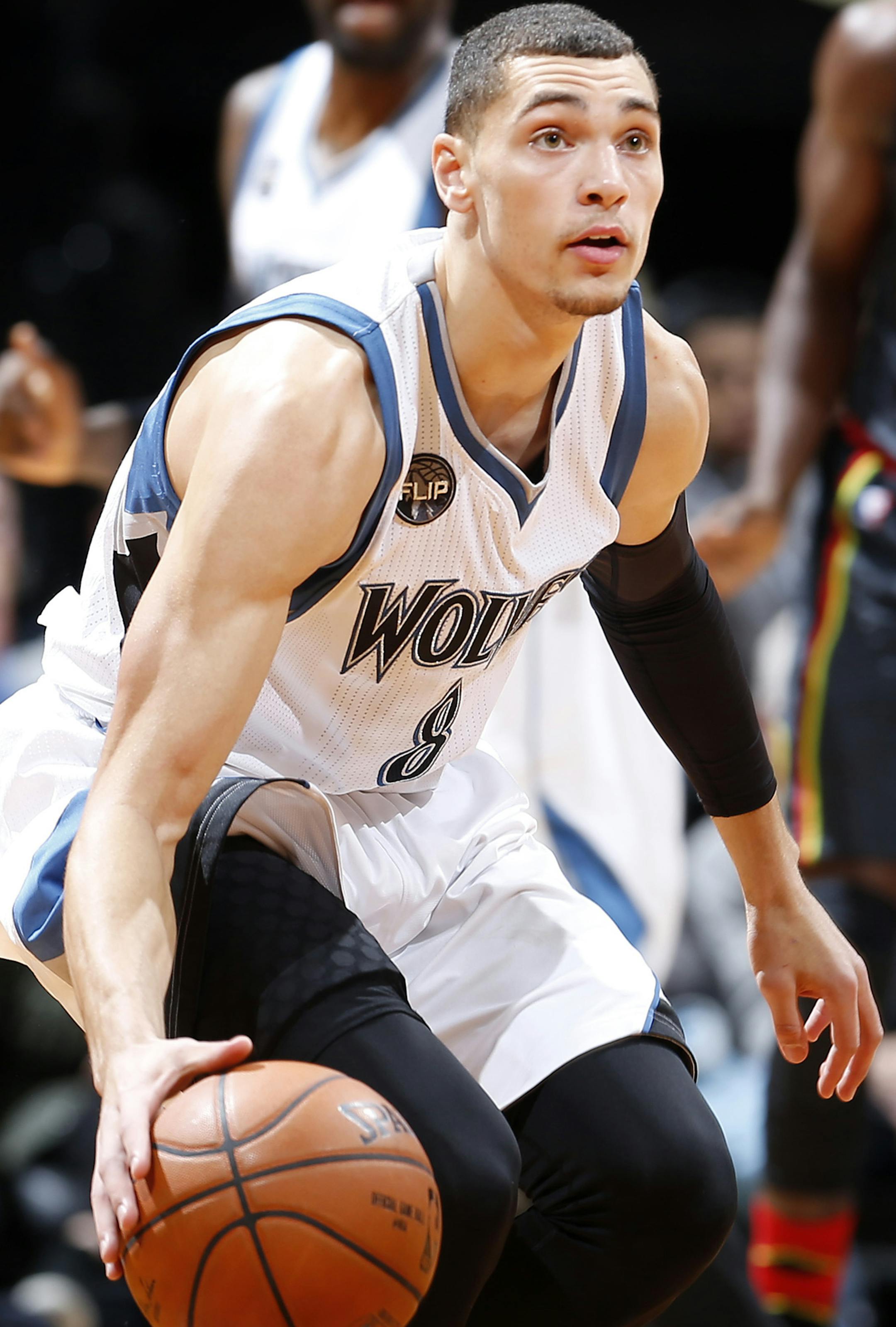 Zach LaVine (8) recovered a loose ball in the second quarter. ] CARLOS GONZALEZ &#xef; cgonzalez@startribune.com - November 25, 2015, Minneapolis, MN, Target Center, NBA, Minnesota Timberwolves vs. Atlanta Hawks