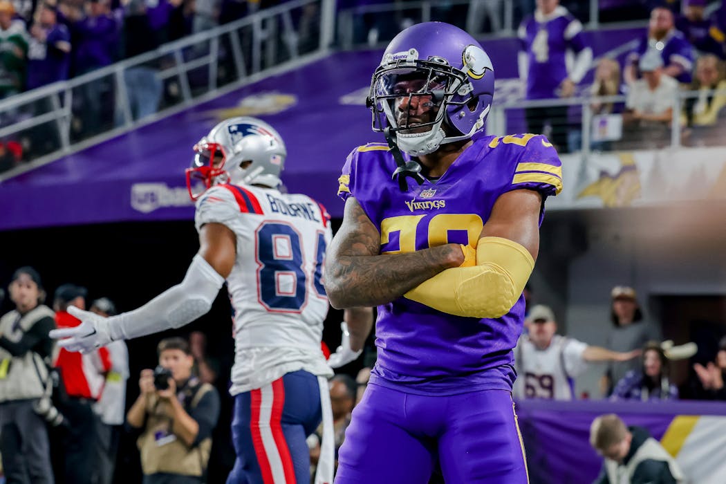 Vikings cornerback Duke Shelley broke up a pass against Patriots wide receiver Kendrick Bourne thanks to advice from Patrick Peterson. 