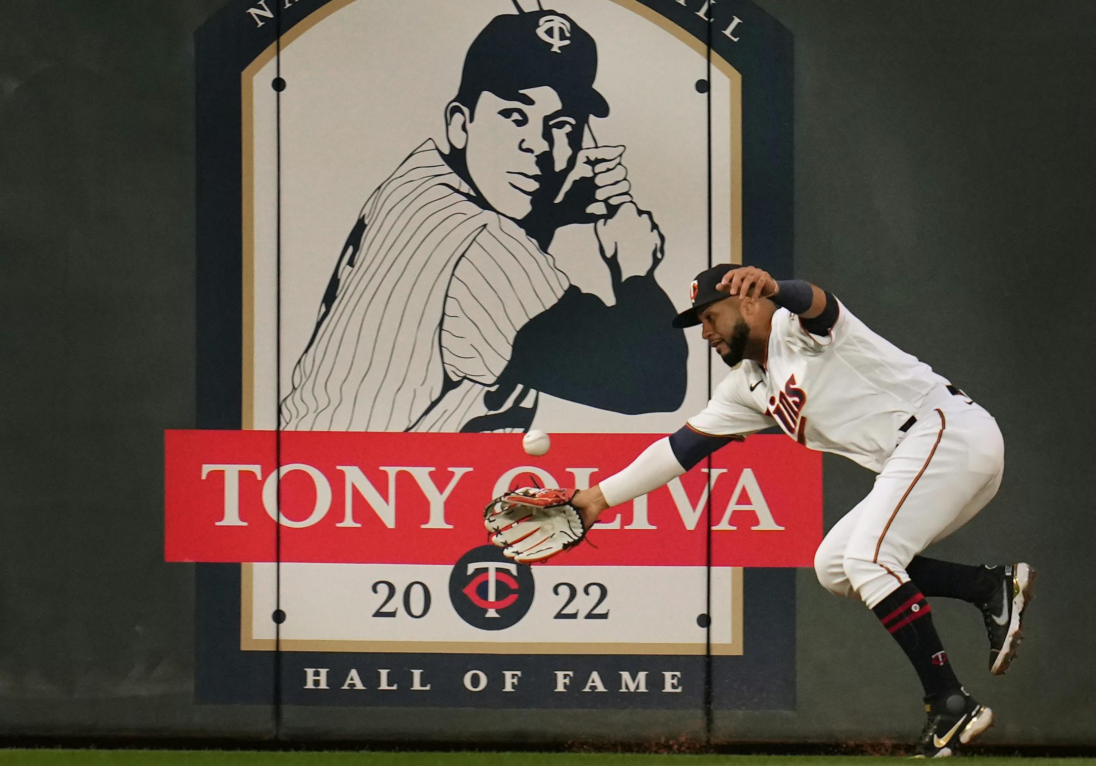 Minnesota Twins left fielder Gilberto Celestino (67) could not catch a fly ball hit by Los Angeles Dodgers first baseman Freddie Freeman (5) in the fourth inning.