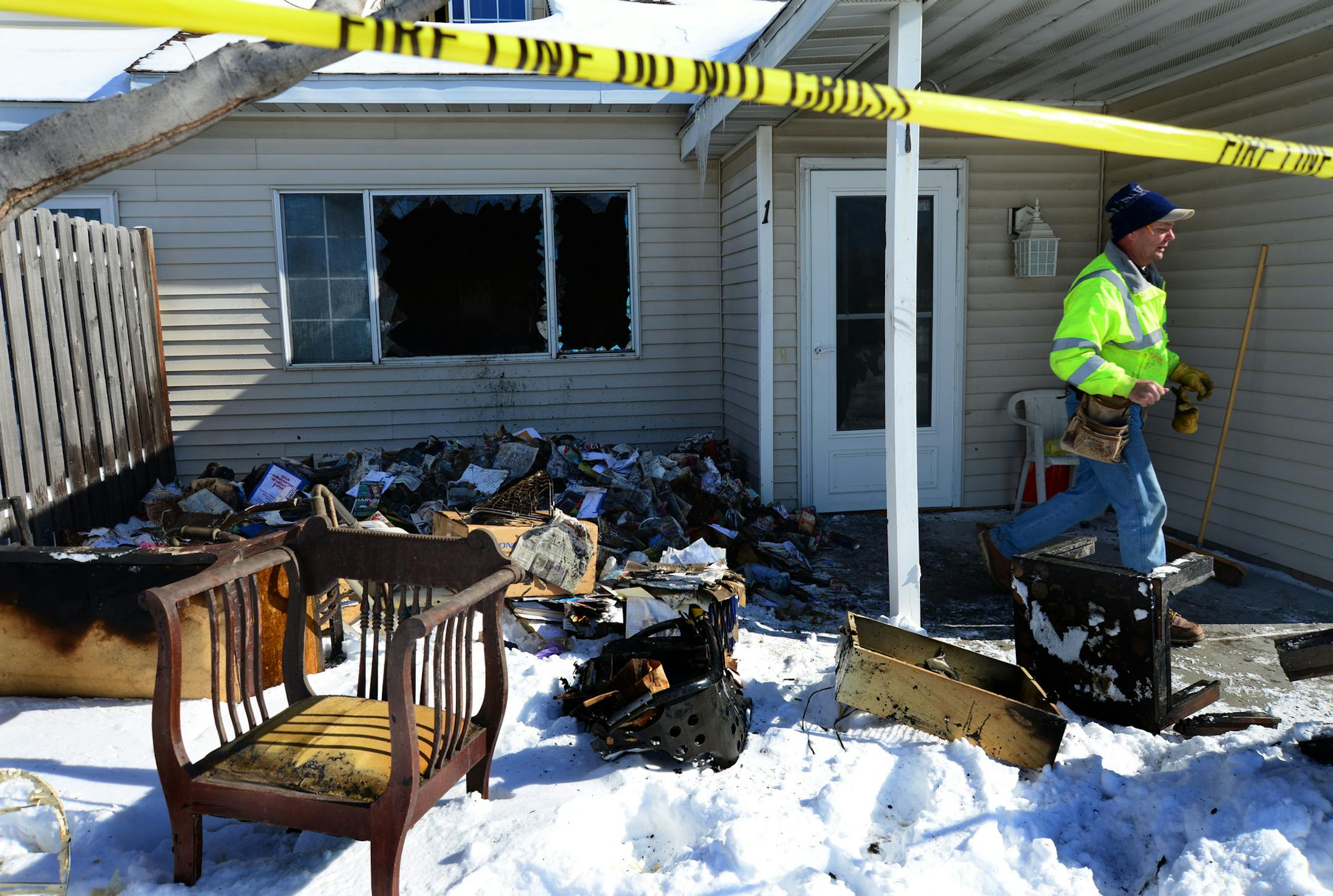 Fire in an Oakdale townhouse before dawn Tuesday killed a 65-year-old woman, authorities said.The blaze struck the home in the 7000 block of 19th Street at about 5 a.m., according to police. Fire crews arrived, saw smoke coming from the windows and quickly extinguished the flames. Richard.Sennott@startribune.com Richard Sennott/Star Tribune. , Oakdale Minn.Tuesday 3/19/13) ** (cq)