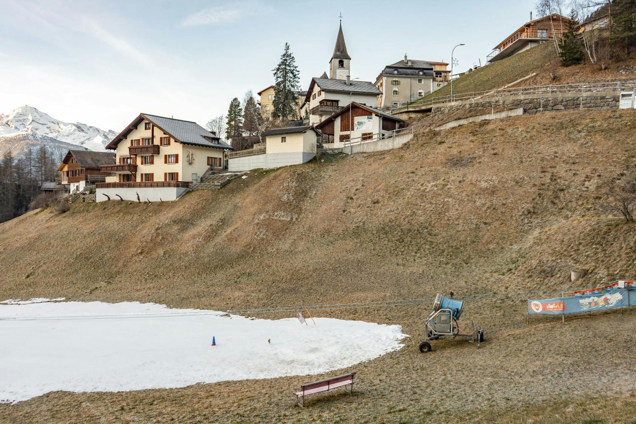 An idled snow cannon in the village of Davos Wiesen, Switzerland, on Jan. 8. MUST CREDIT: Bloomberg photo by Francesca Volpi