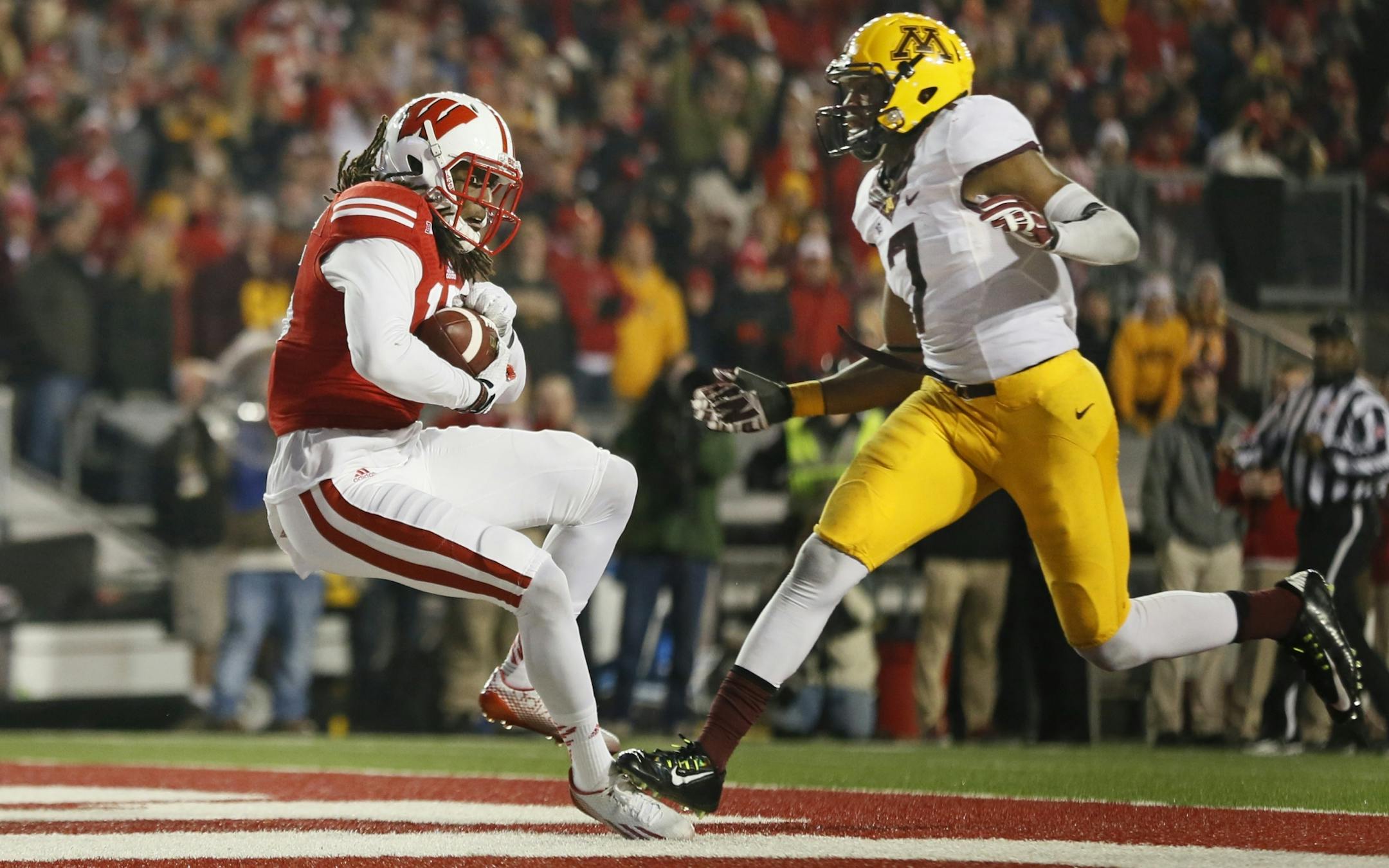 Gophers safety Damarius Travis (7) against Wisconsin last season