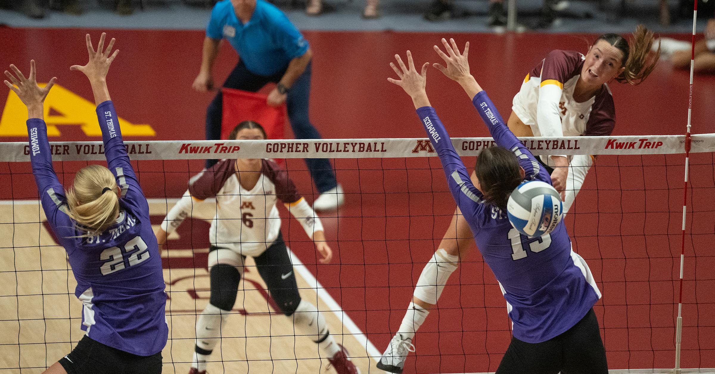 Gophers win final volleyball match of regular season Gophers win final volleyball match of regular season