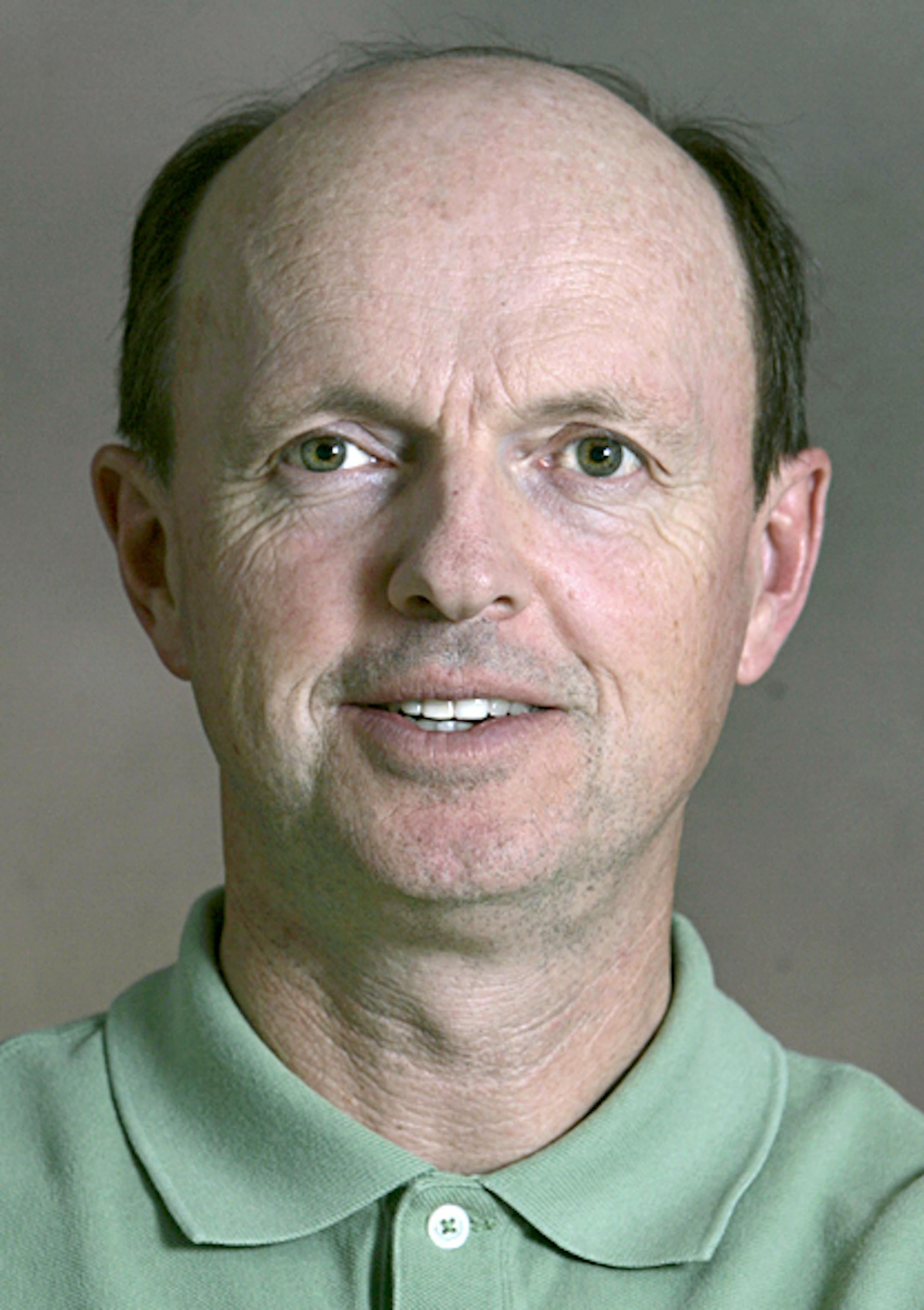DAVID JOLES � djoles@startribune.com Star Tribune outdoor columnist Doug Smith photographed at the Star Tribune Wednesday, May 10, 2006.