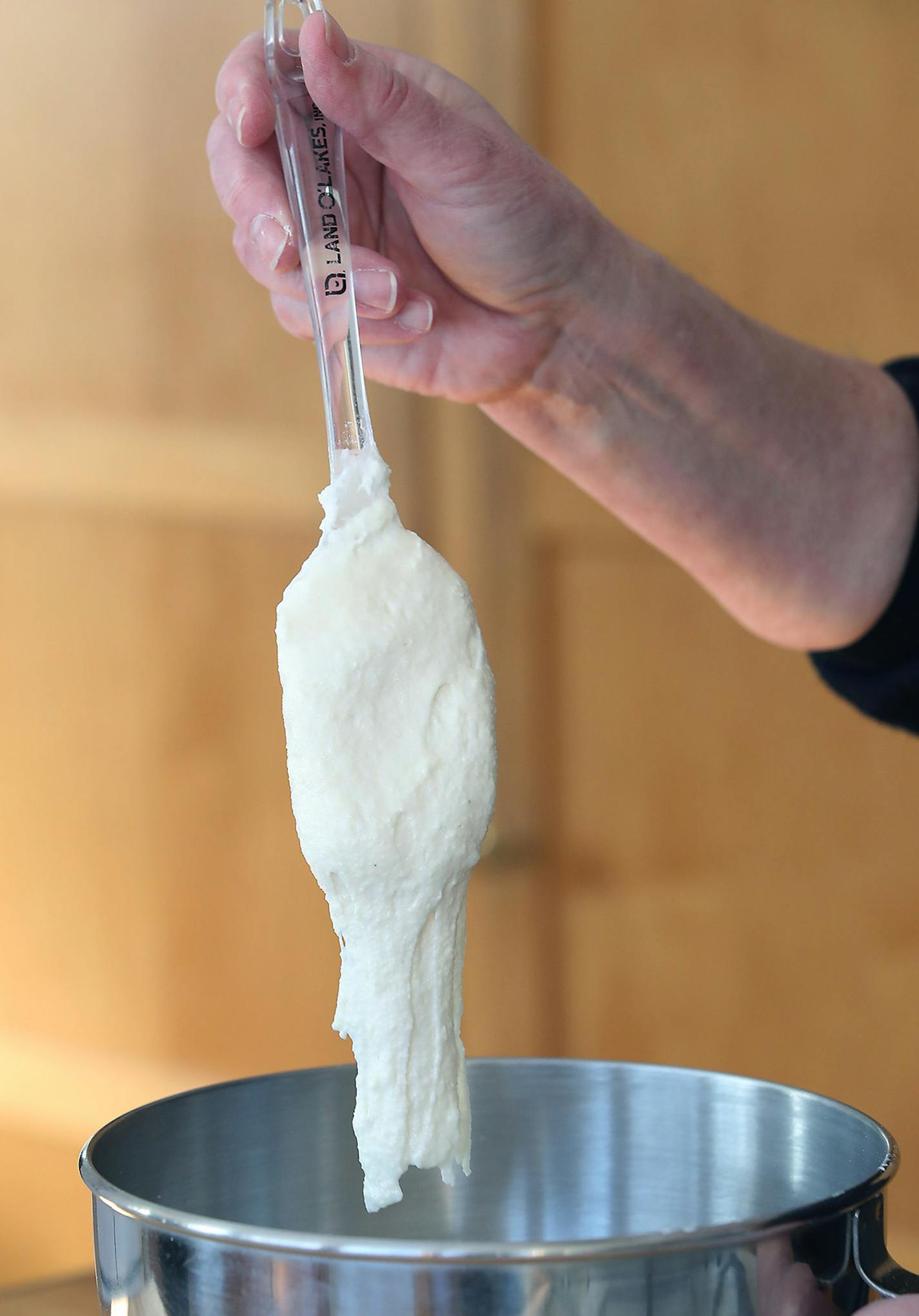 Baking Central tackles French macarons. ] (ELIZABETH FLORES/STAR TRIBUNE) ELIZABETH FLORES &#x2022; eflores@startribune.com