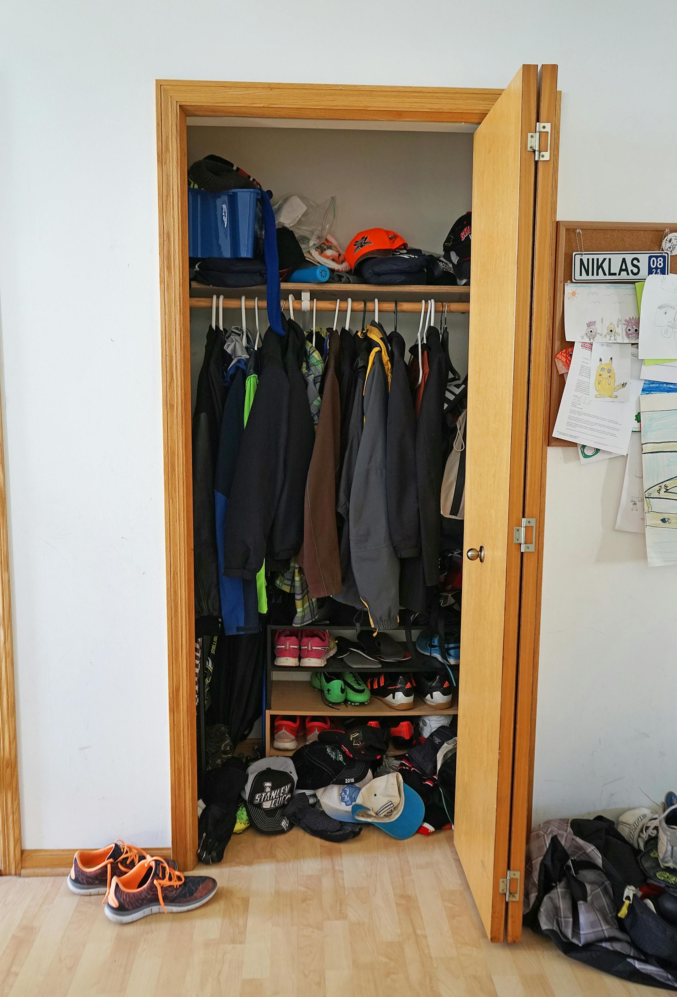 BEFORE A Shakopee family’s entry gets a makeover from Ikea.