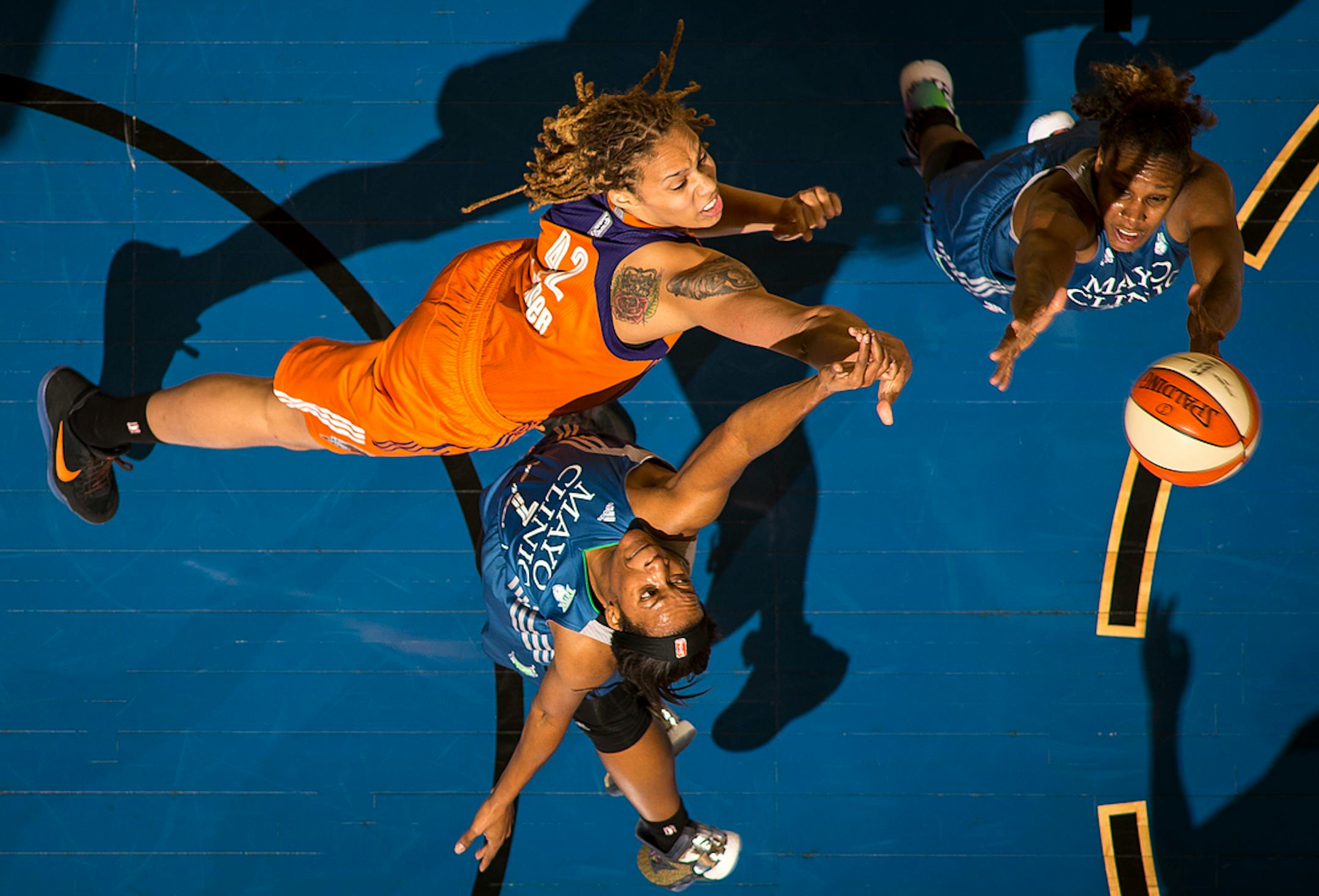 Phoenix Mercury center Brittney Griner (42) battled for a layup with Minnesota Lynx guard Jia Perkins (7) and forward Rebekkah Brunson (32) in the second half Tuesday. ] (AARON LAVINSKY/STAR TRIBUNE) aaron.lavinsky@startribune.com The Minnesota Lynx play the Phoenix Mercury on Tuesday, June 7, 2016 at Target Center in Minneapolis, Minn.