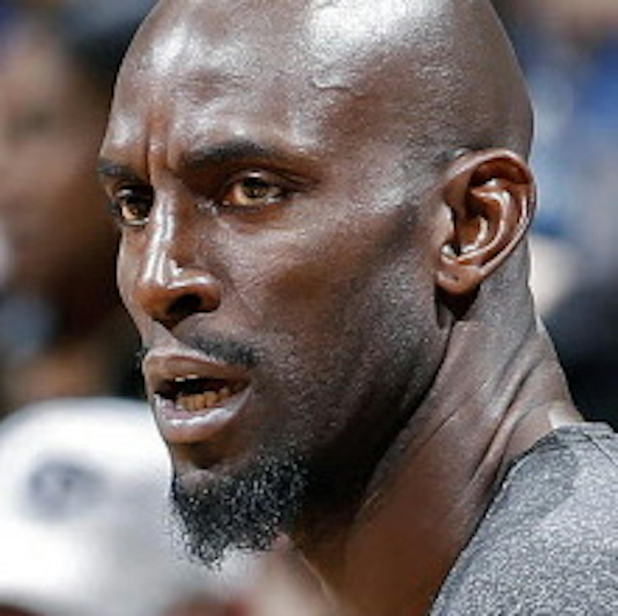 Minnesota Timberwolves Kevin Garnett (21) and head coach Flip Saunders. ] CARLOS GONZALEZ cgonzalez@startribune.com, March 2, 2015, Minneapolis, MN, Target Center, NBA, Minnesota Timberwolves vs. Los Angeles Clippers ORG XMIT: MIN1503031555370490