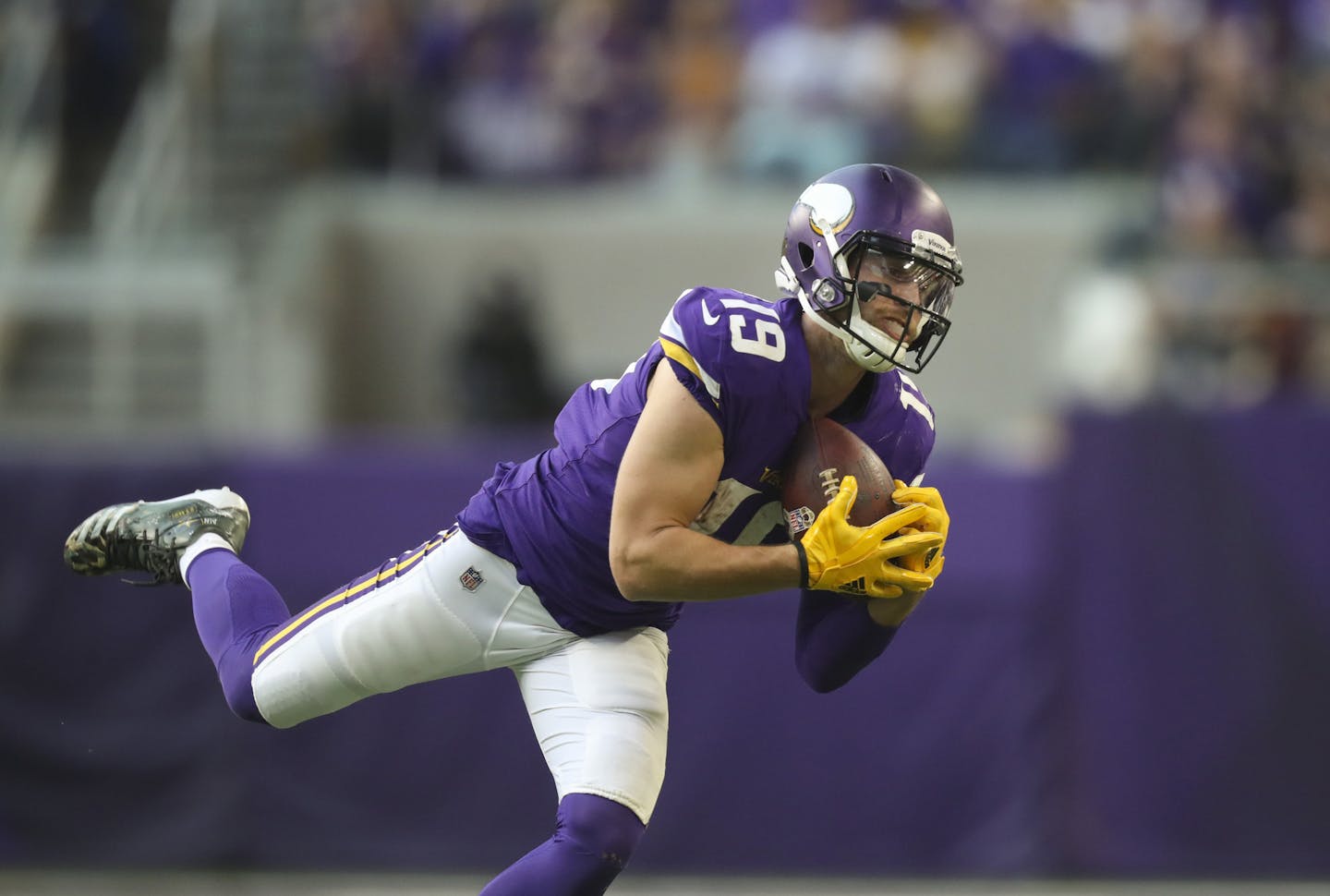 Minnesota Vikings wide receiver Adam Thielen (19) hauls in a pass for a 25-yard gain in the third quarter on Sunday, Nov. 19, 2017 at U.S. Bank Stadium in Minneapolis, Minn. The Vikings missed a field goal later in the drive. (Jeff Wheeler/Minneapolis Star Tribune/TNS) ORG XMIT: 1216390