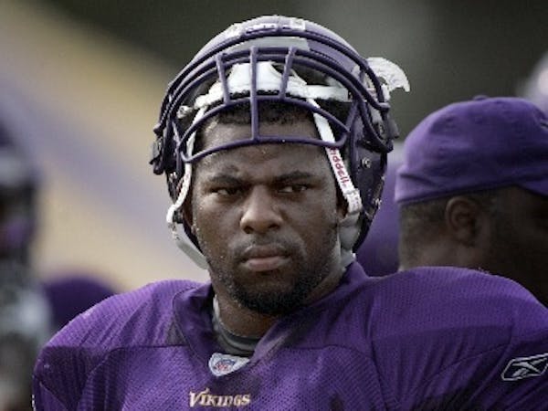 Artis Hicks, who played for the Vikings from 2006-09, now denies saying the Vikings had a regular bounty program that saw cash change hands between co