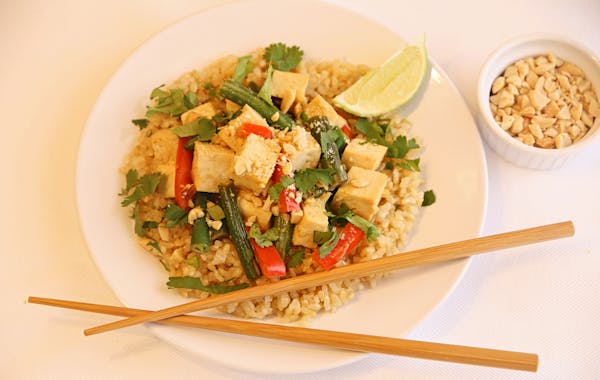 Green Curry Tofu With Green Beans and Rice. Photo by Robin Asbell * Special to the Star Tribune