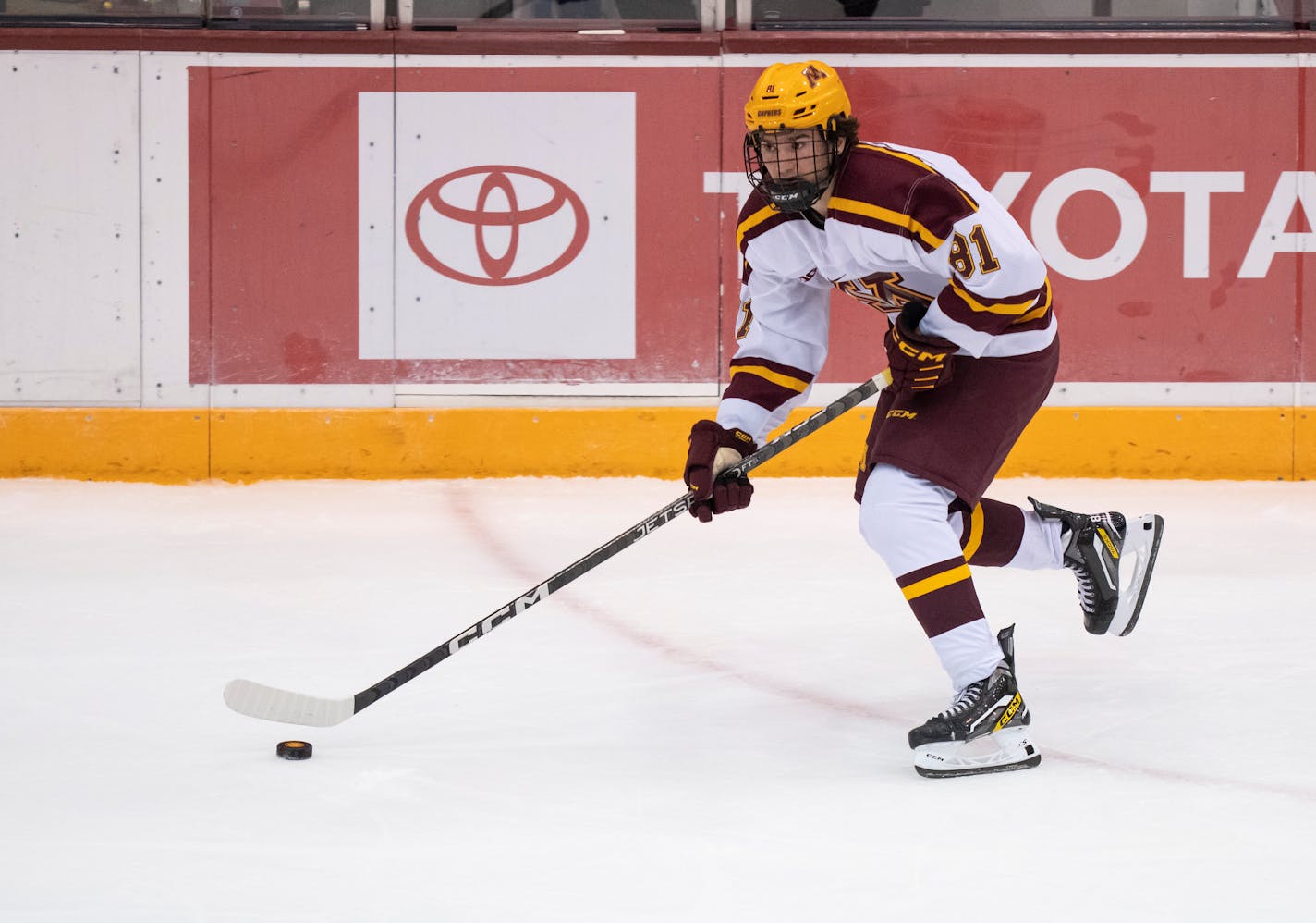 Minnesota forward Jimmy Snuggerud (81) skates with the puck in the third period. The Minnesota Gophers men's hockey hosted the Minnesota State Mavericks on Friday, Oct. 7, 2022 at Mariucci Arena in Minneapolis, Minn. ] RENEE JONES SCHNEIDER • renee.jones@startribune.com