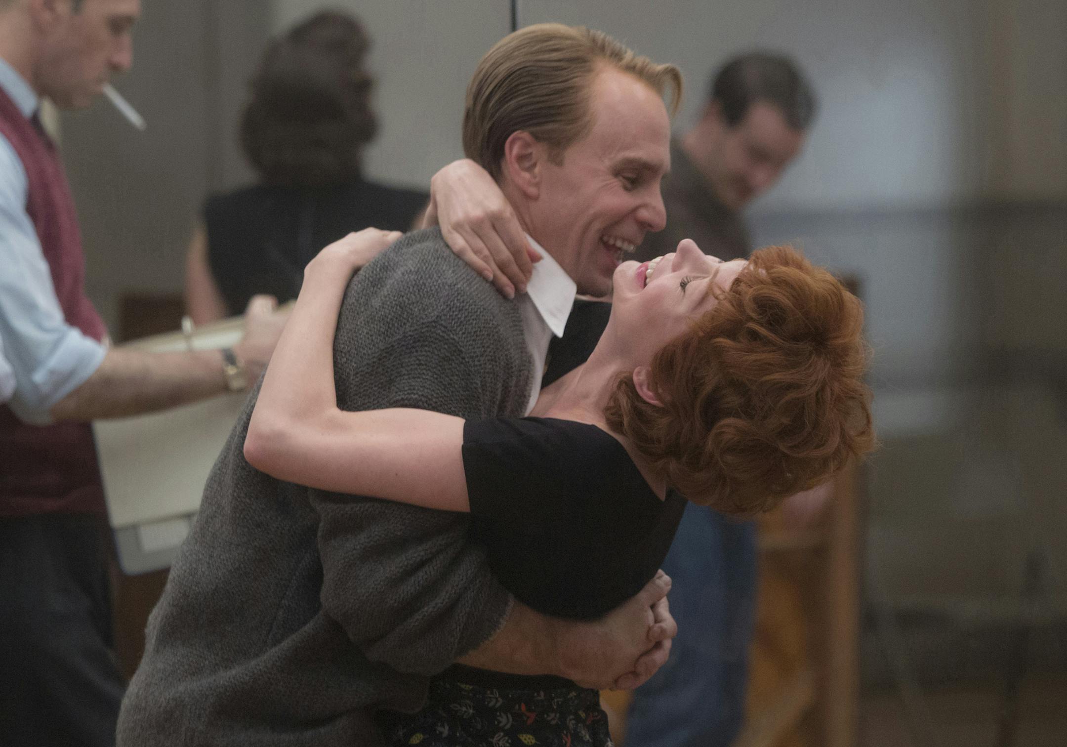 FOSSE VERDON "Who's Got the Pain" Episode 2 (Airs Tuesday, April 16, 10:00 pm/ep) -- Pictured: (l-r) Sam Rockwell as Bob Fosse, Michelle Williams as Gwen Verdon. CR: Eric Liebowitz/FX