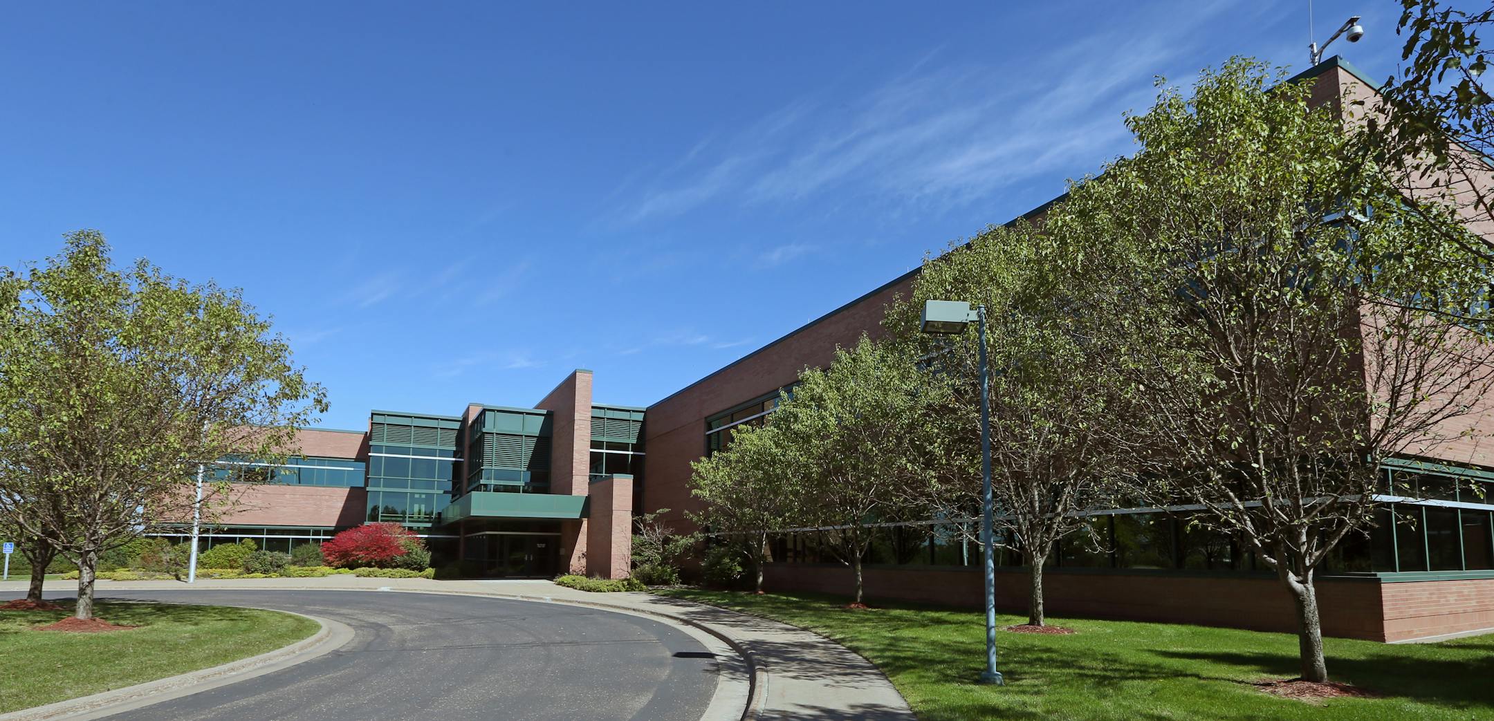 The former State Farm complex in Woodbury is under contract to be sold to a Florida firm. Additional uses on the strategically located site are being contemplated by the developer and the city.  Photographed on 9/24/13.]  Bruce Bisping/Star Tribune bbisping@startribune.com