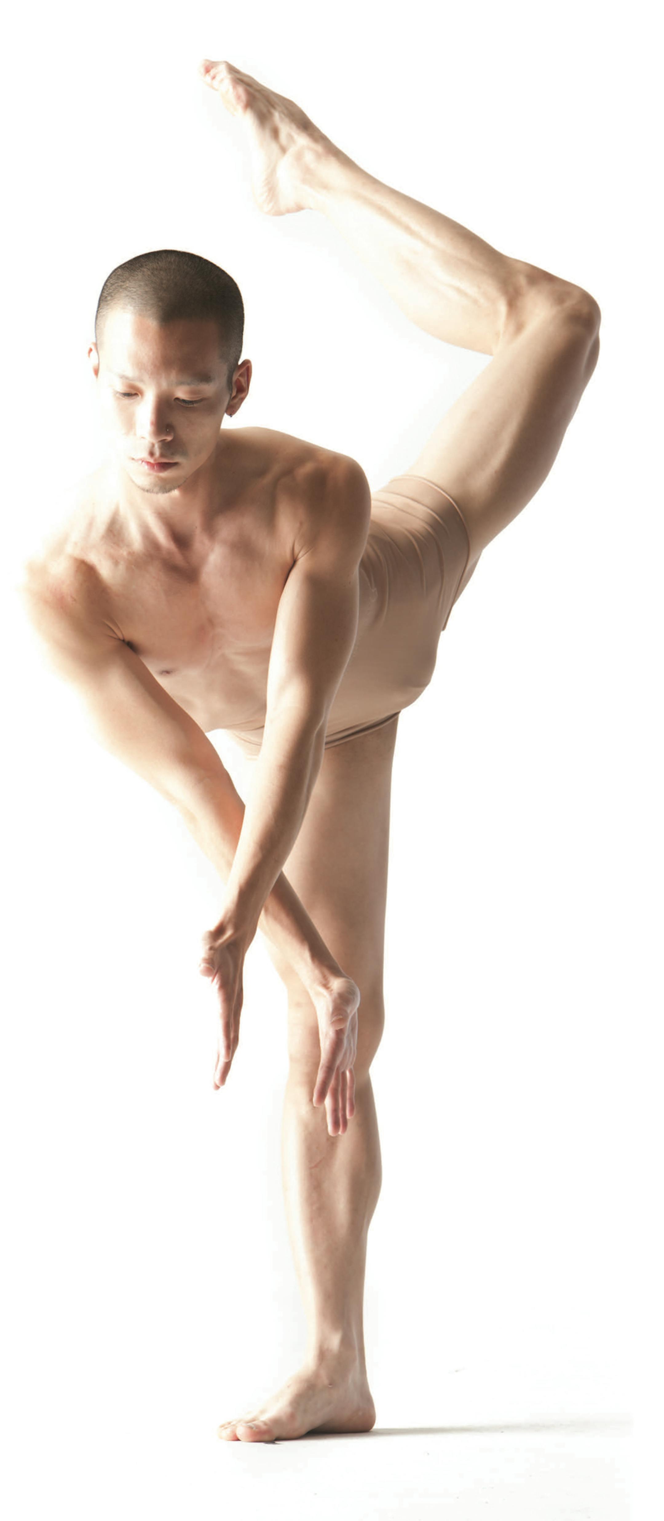 Shohei Iwahama from James Sewell Ballet. Photographer: Erik Saulitis