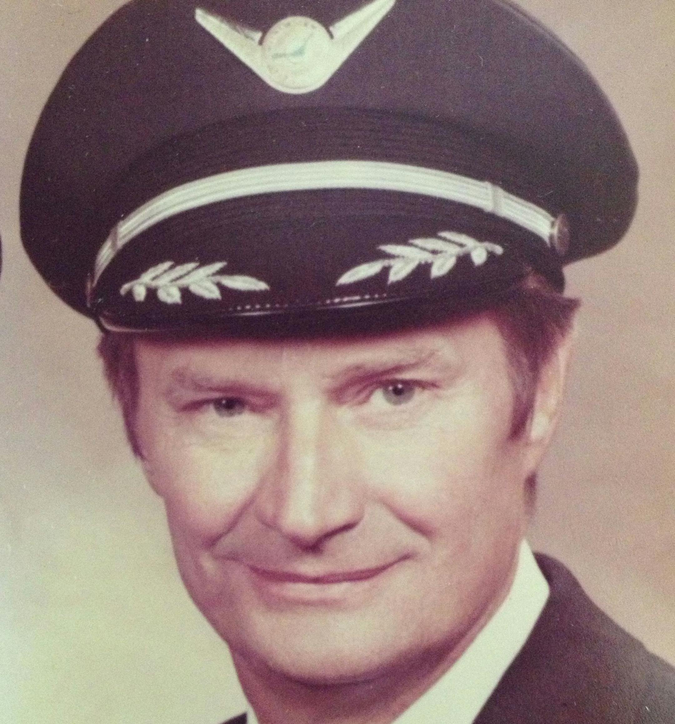 Alexander McQuary “Bill” Banks was a U.S. Navy aviator during World War II and the last of the original pilots with the pioneering air service, Wisconsin Central Airlines.