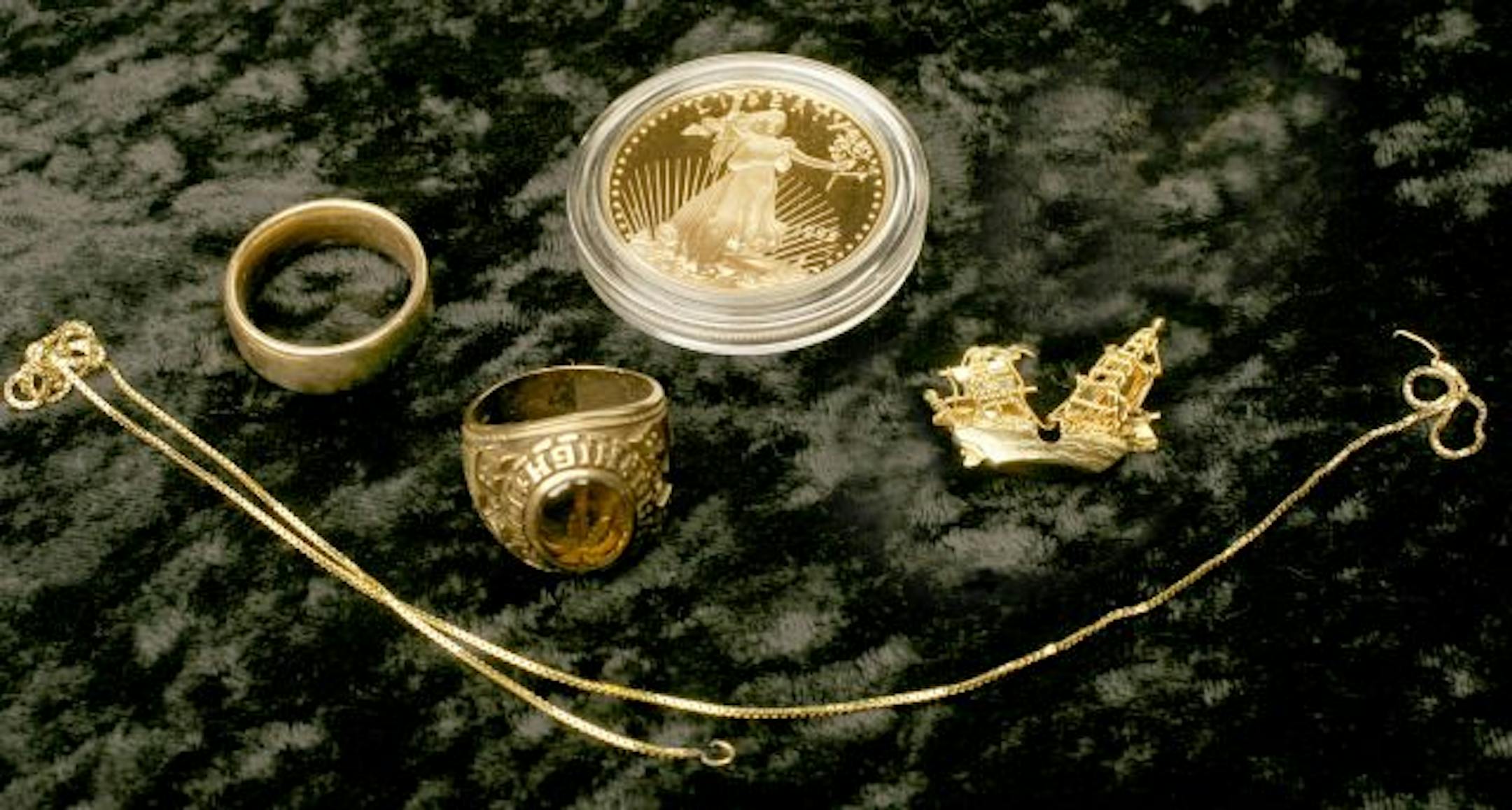 Gold prices hit an all-time high last week, but those selling old jewelry and coins may be disappointed.