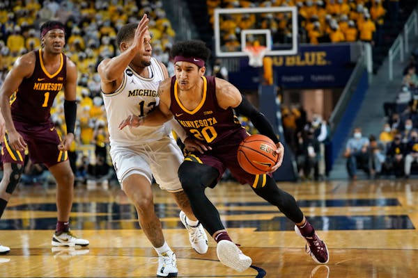 Putting the 'U' in underdog: Transfer Stephens fills key roles for Gophers hoops