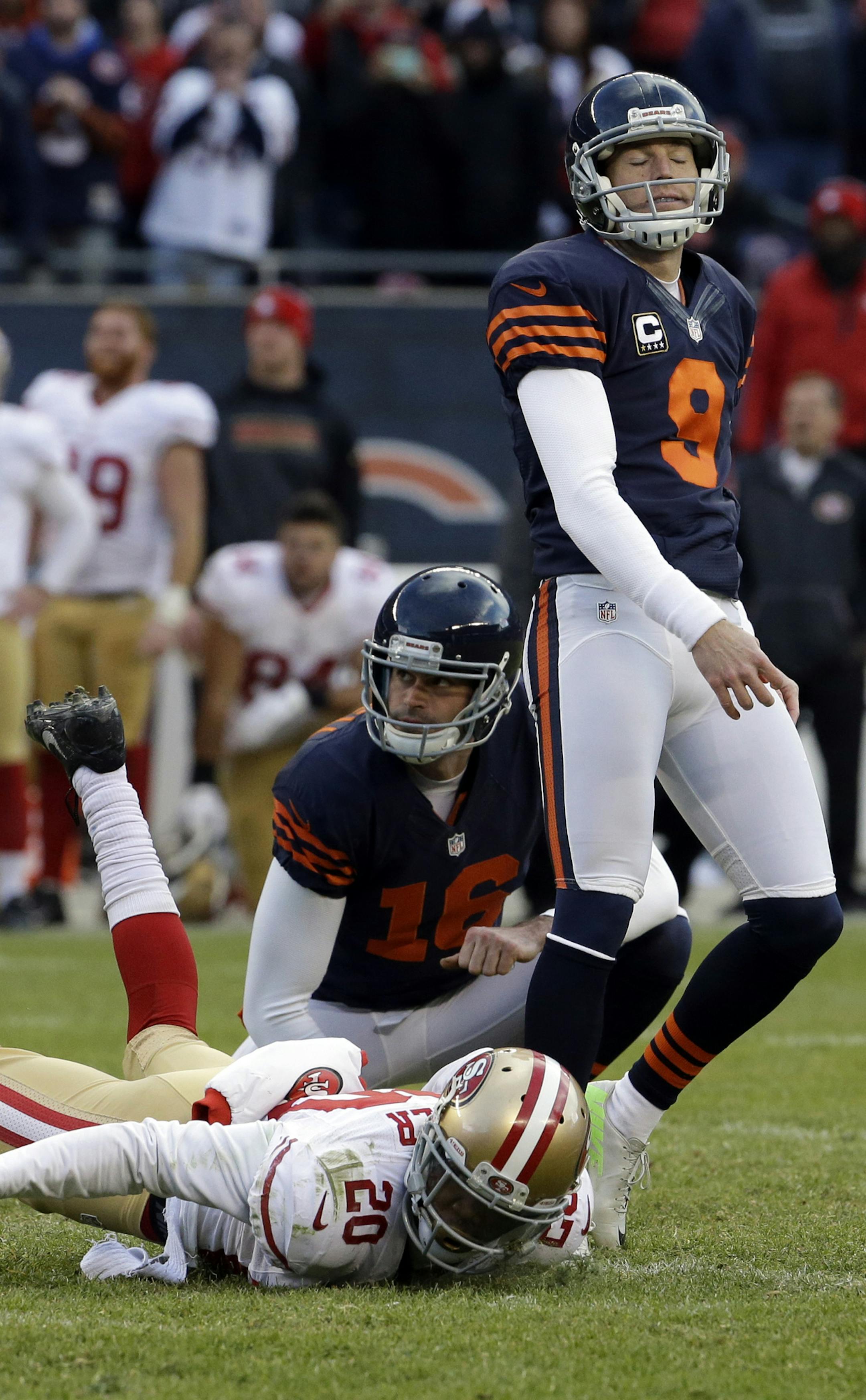 Chicago Bears kicker Robbie Gould (9) reacts after missing a field goal in the fourth quarter of an NFL football game against the San Francisco 49ers, Sunday, Dec. 6, 2015, in Chicago. The San Francisco 49ers won 26-20 in the overtime. (AP Photo/Nam Y. Huh)