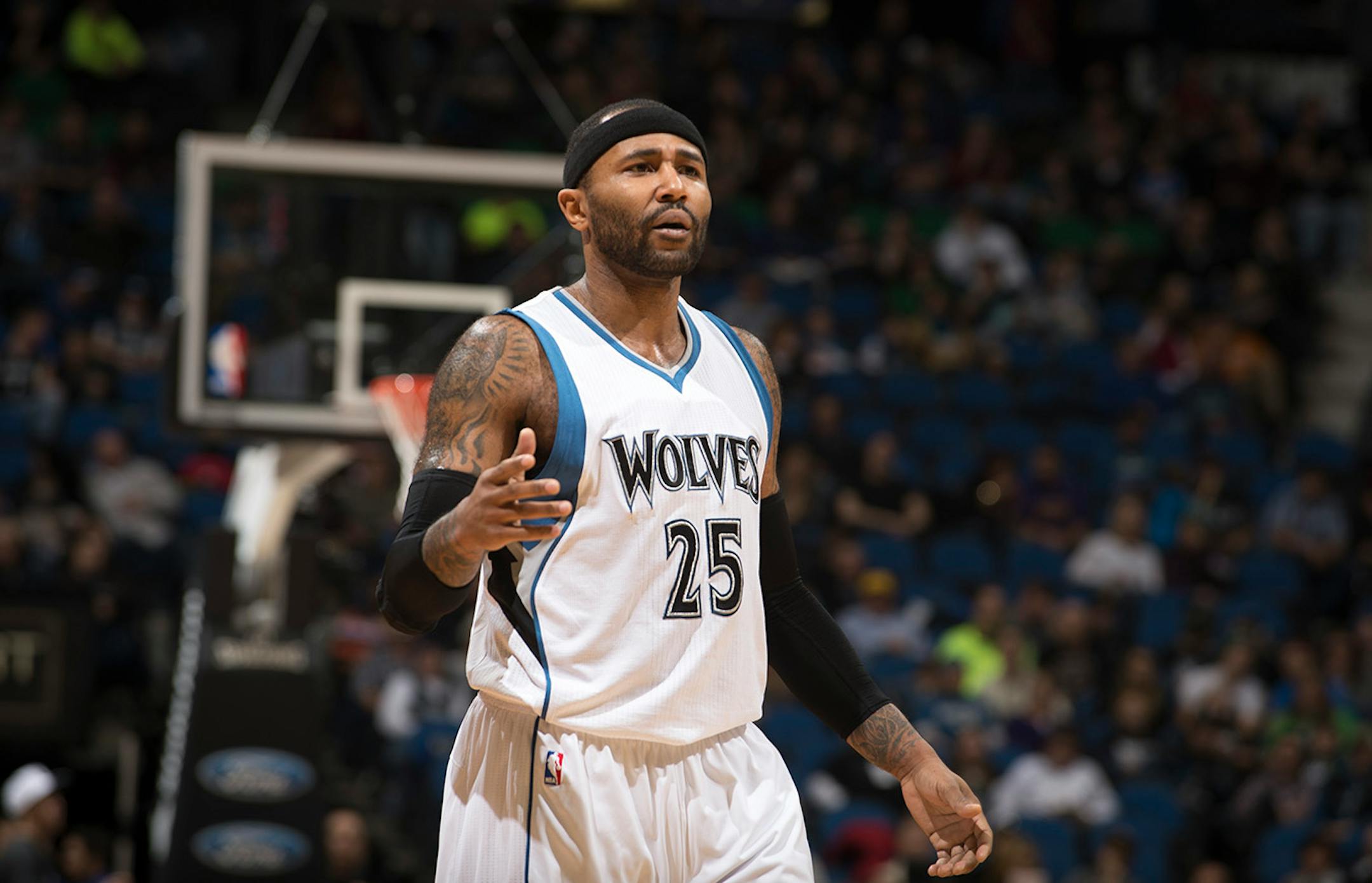 Minnesota Timberwolves guard Mo Williams (25) is upset after a team foul, not a personal foul is assessed against the Utah Jazz during one of his scoring attempts in the third quarter. ] (Aaron Lavinsky | StarTribune) The Minnesota Timberwolves play the Utah Jazz on Saturday, Jan. 3, 2015 at Target Center in Minneapolis.