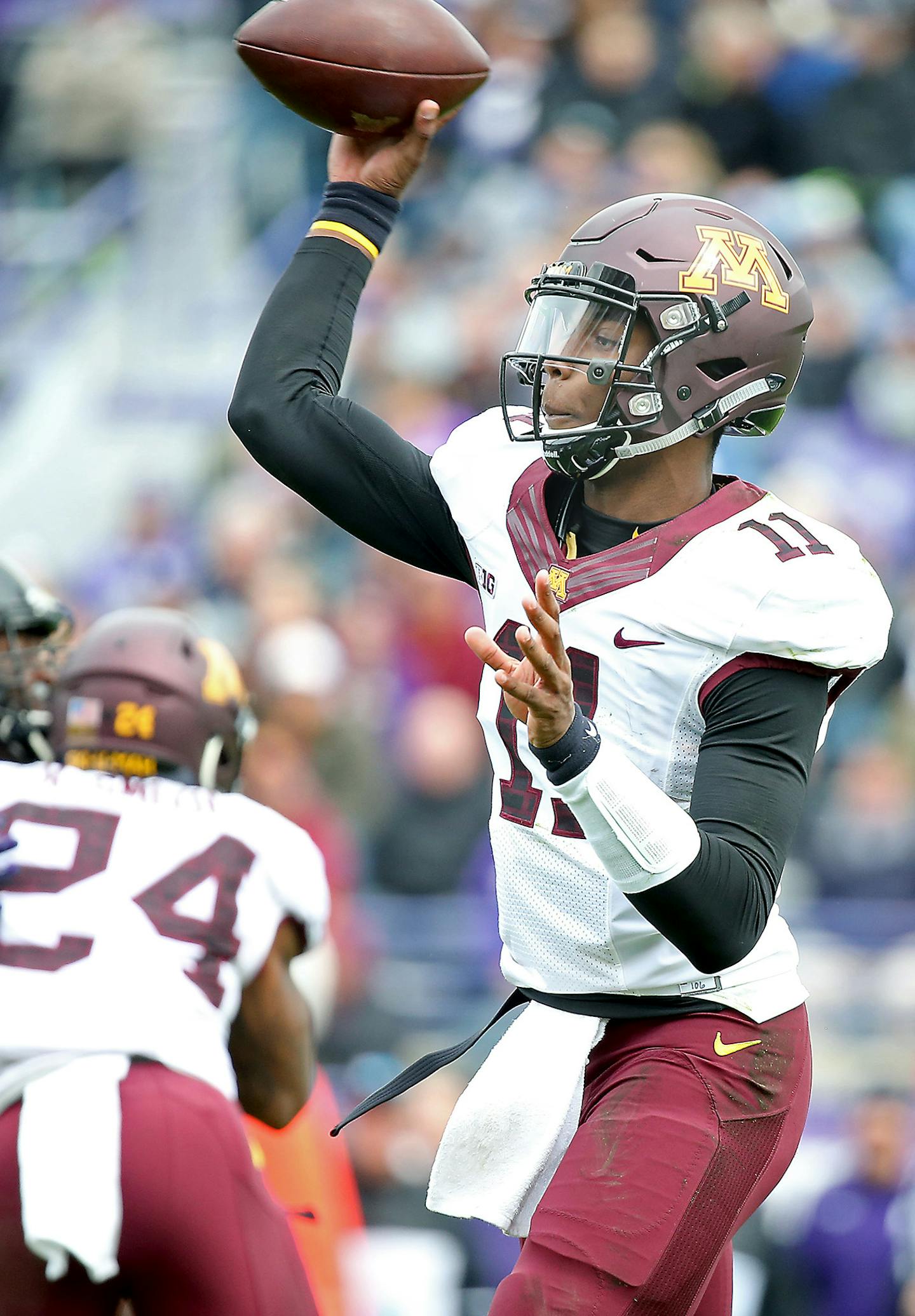 Minnesota's quarterback Demry Croft made a pass as he made his debut in the fourth quarter as Minnesota took on the Northwestern Wildcats at Ryan Field, Saturday, October 3, 2015 in Evanston, IL. ] (ELIZABETH FLORES/STAR TRIBUNE) ELIZABETH FLORES &#x2022; eflores@startribune.com