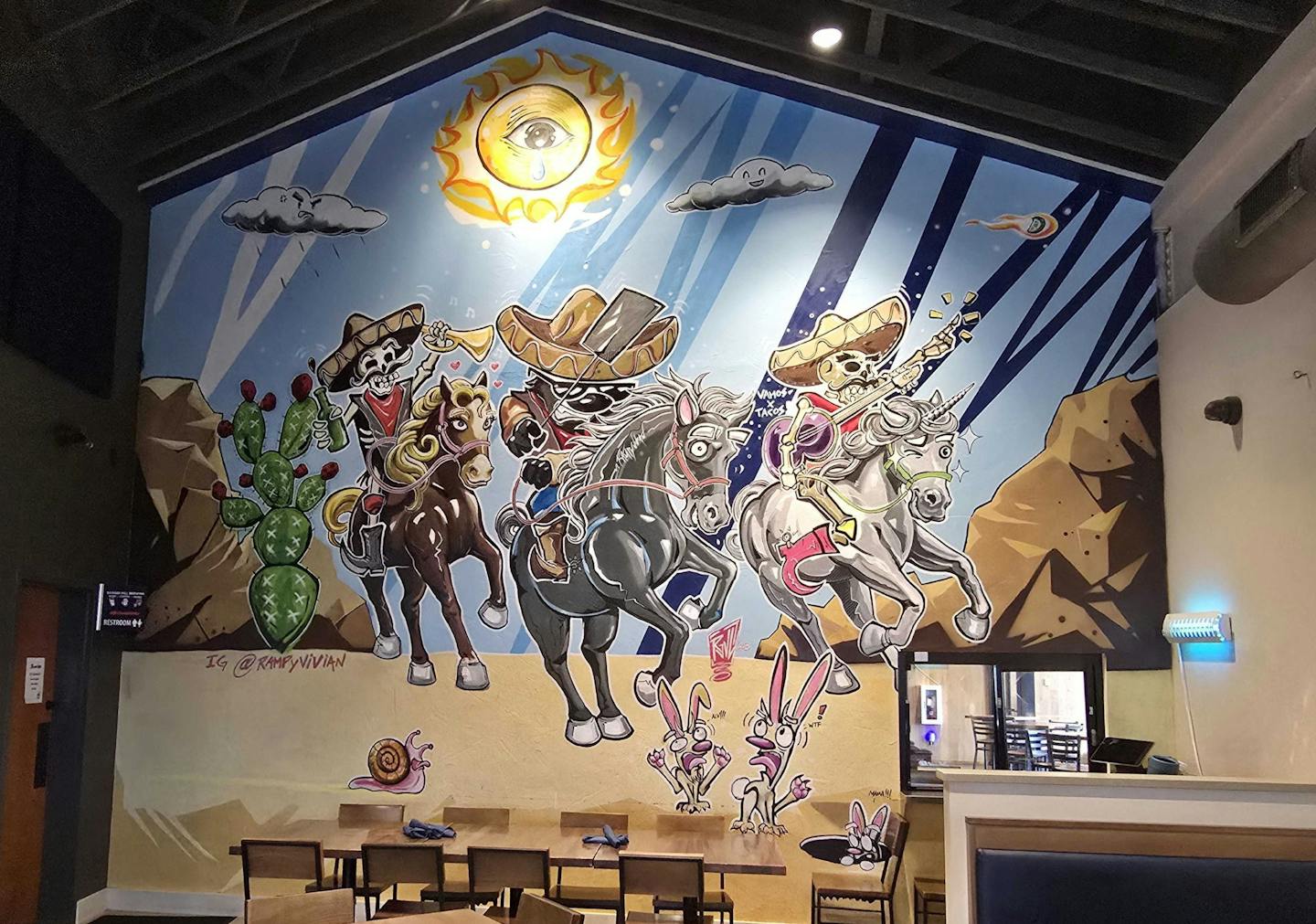 Where to eat near Mystic Lake Amphitheater
