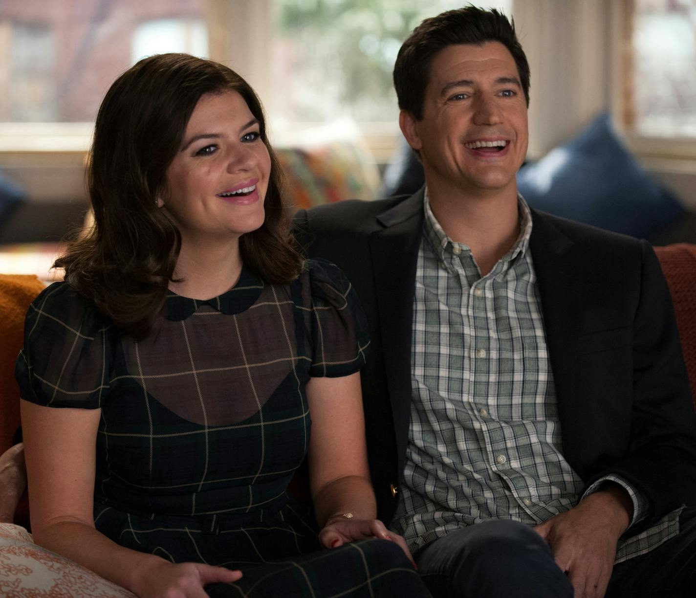 MARRY ME -- "Thank Me" Episode 104 -- Pictured: (l-r) Casey Wilson as Annie, Ken Marino as Jake -- (Photo by: Colleen Hayes/NBC) ORG XMIT: Season:1