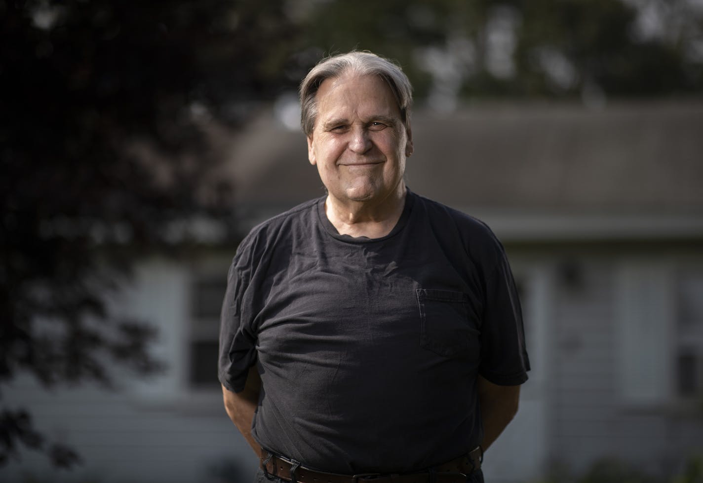 Portrait ofThomas Fahling at his home in Crystal.] Jerry Holt •Jerry.Holt@startribune.com When Thomas Fahling logged onto his online bank account, he couldn't believe what he was seeing: a $150,000 deposit from the U.S. government. Fahling, a 73-year-old front desk clerk from Crystal, doesn't own a business and had not requested any funds. He soon realized the bank had routed the money to him under the Payroll Protection Plan established by Congress to help U.S. businesses weather the economic f