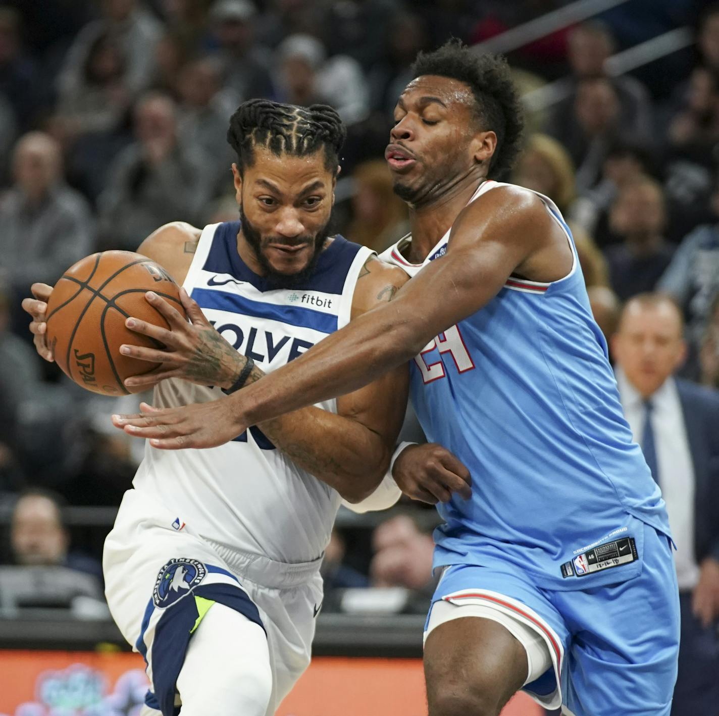 Minnesota Timberwolves guard Derrick Rose (25) drove to the net while defended by Sacramento Kings guard Buddy Hield (24) in the first quarter. ] JEFF WHEELER &#xef; jeff.wheeler@startribune.com The Minnesota Timberwolves faced the Sacramento Kings in an NBA basketball game Monday night, December 17, 2018 at Target Center in Minneapolis.