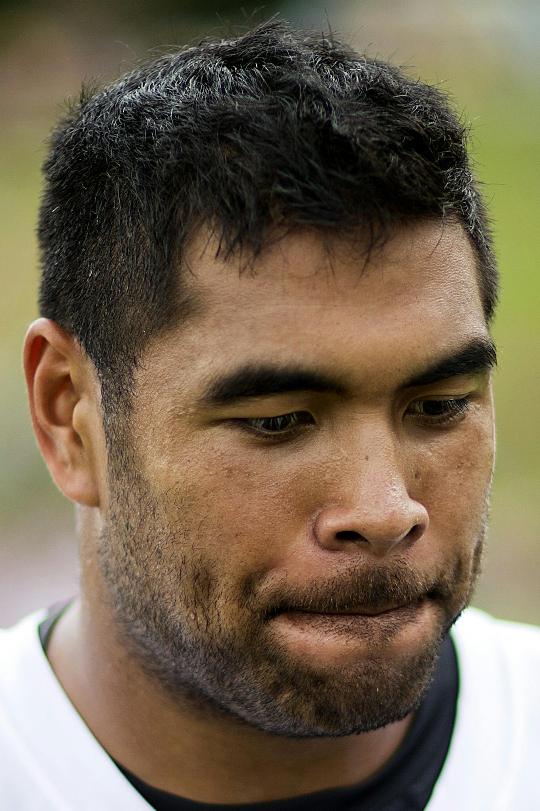 Atlanta Falcons tight end Tony Moeaki heads to the locker room after NFL football training camp Saturday, Aug. 1, 2015, in Flowery Branch, Ga. (AP Photo/David Goldman) ORG XMIT: GADG101