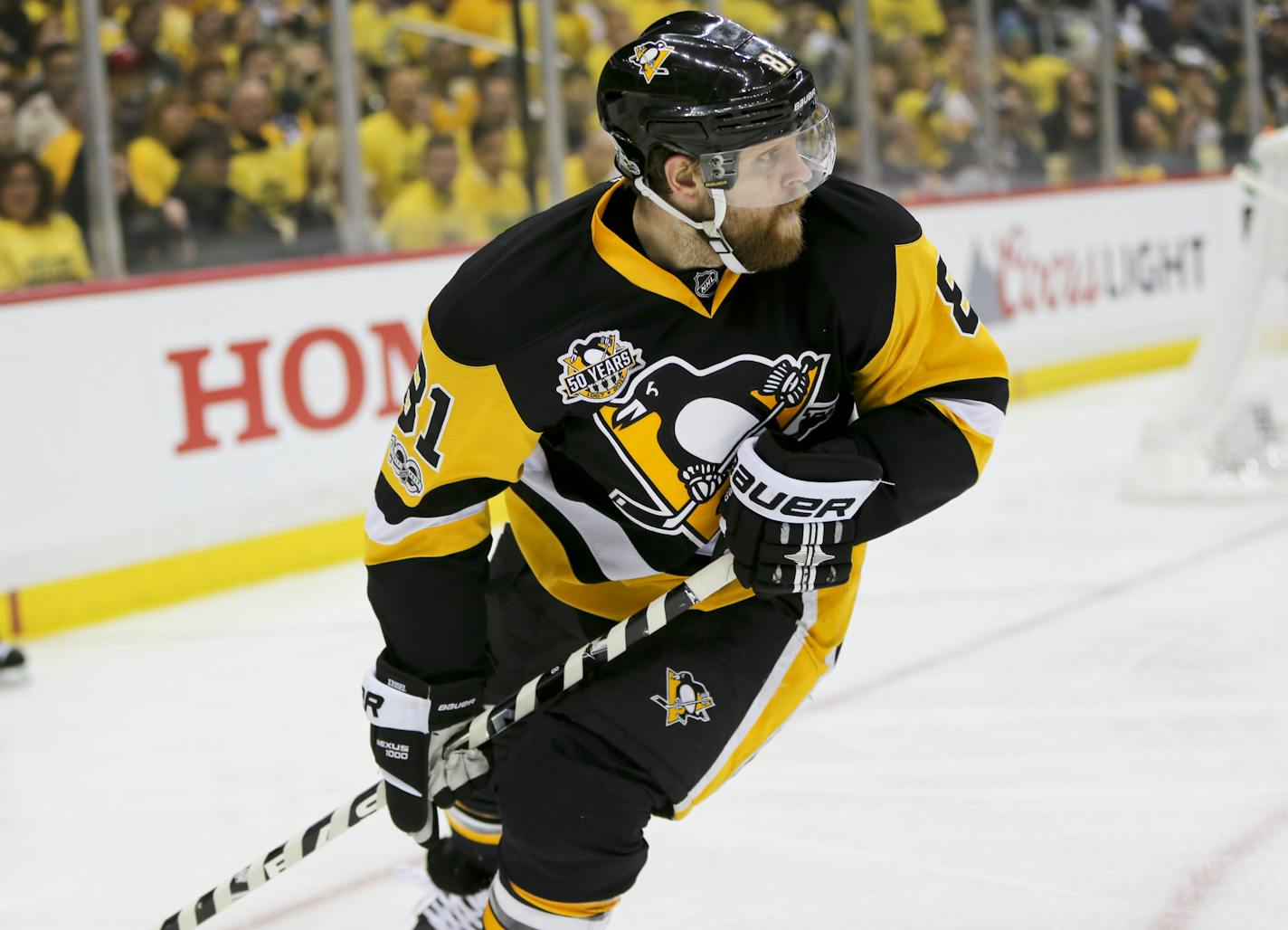 Pittsburgh Penguins' Phil Kessel (81) plays against the Ottawa Senators in Game 7 of the NHL hockey Stanley Cup Eastern Conference, Thursday, May 25, 2017, in Pittsburgh. (AP Photo/Keith Srakocic) ORG XMIT: PAKS101