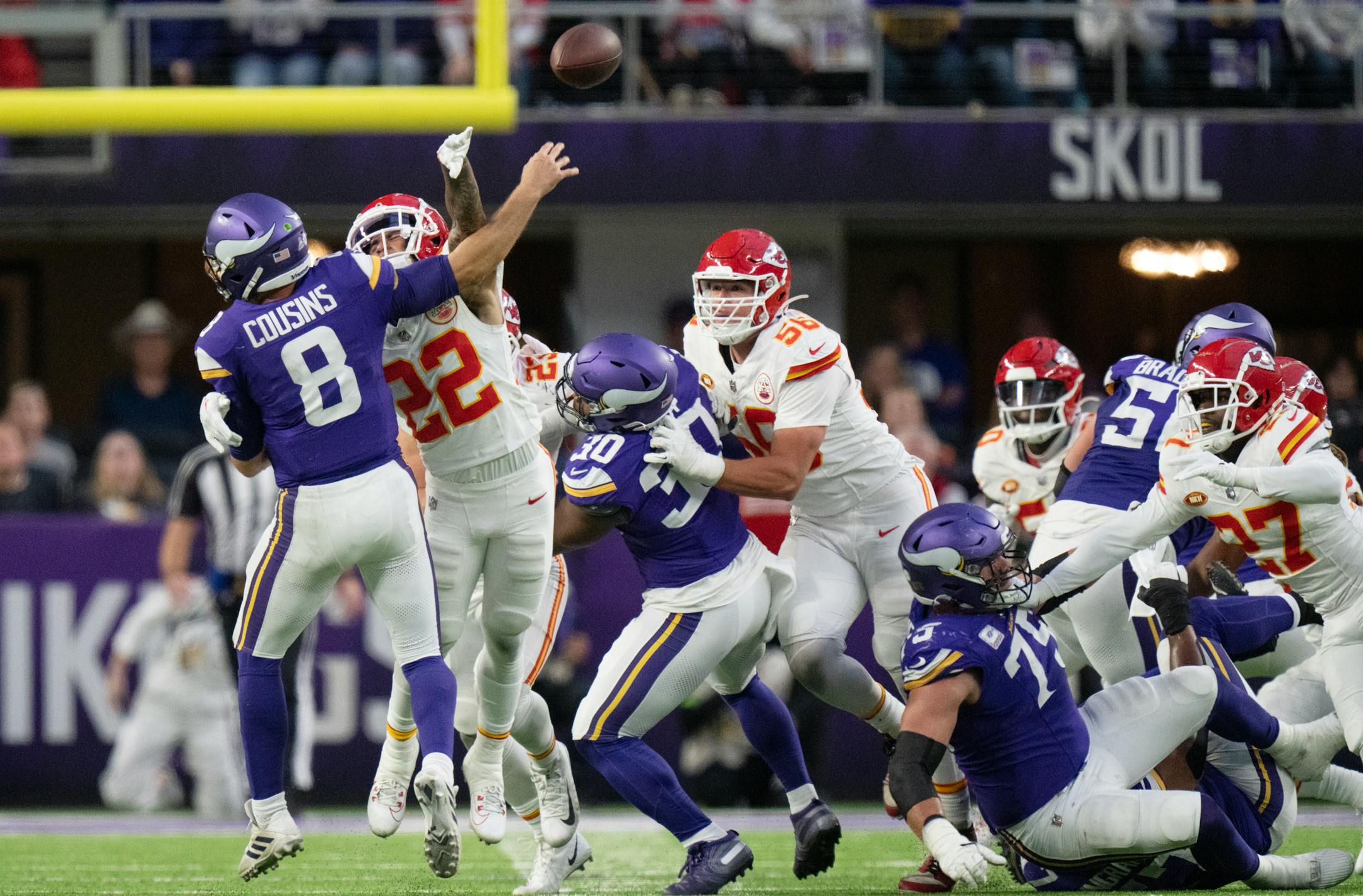 Kansas City Chiefs forced Minnesota Vikings quarterback Kirk Cousins (8) to throw and incomplete pass on the last drive of the game.