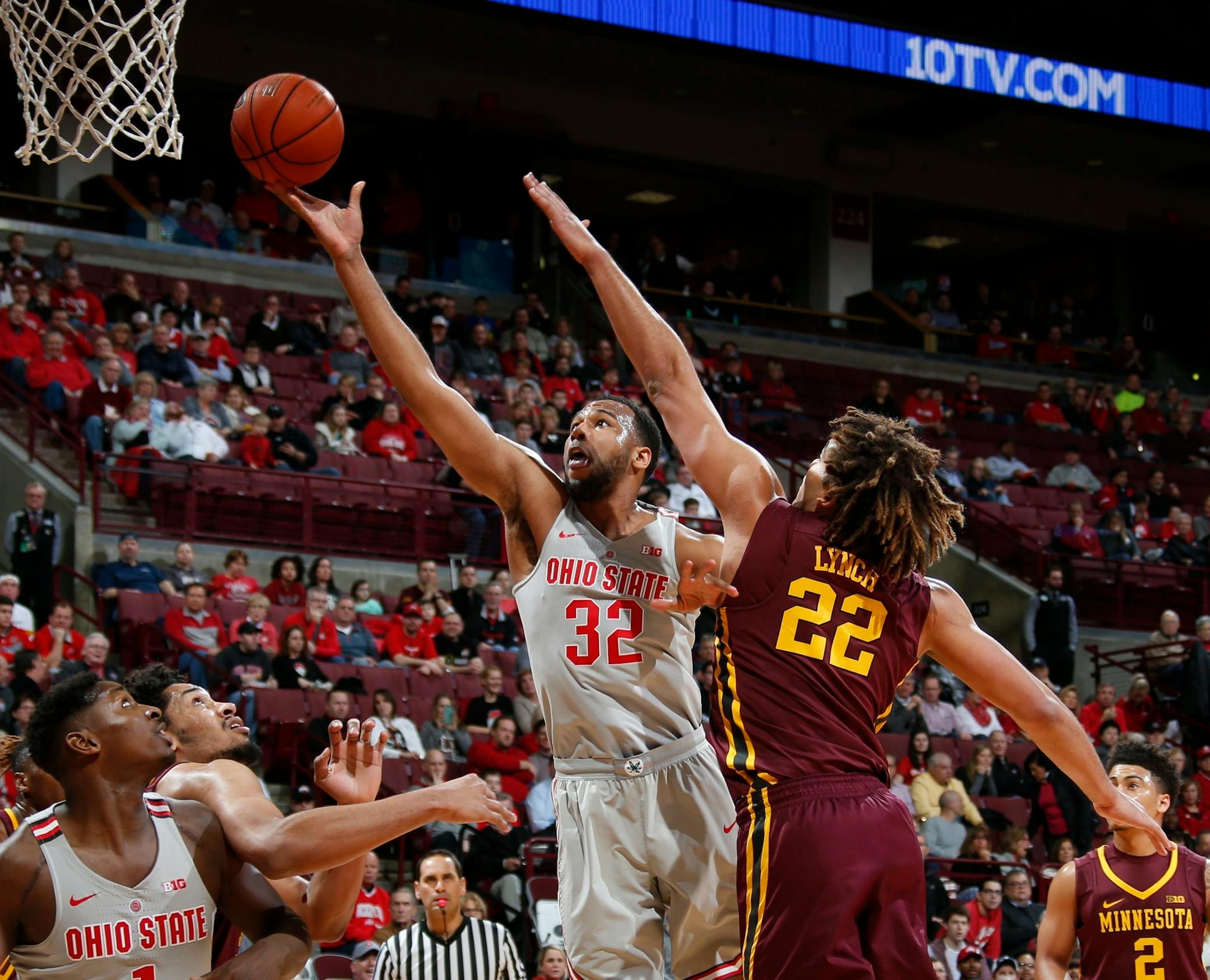 Ohio State's Trevor Thompson (32) puts up a shot against Minnesota's Reggie Lynch (22) at Value City Arena in Columbus, Ohio, on Wednesday, Jan. 25, 2017. (Barbara J. Perenic/Columbus Dispatch/TNS) ORG XMIT: 1196600
