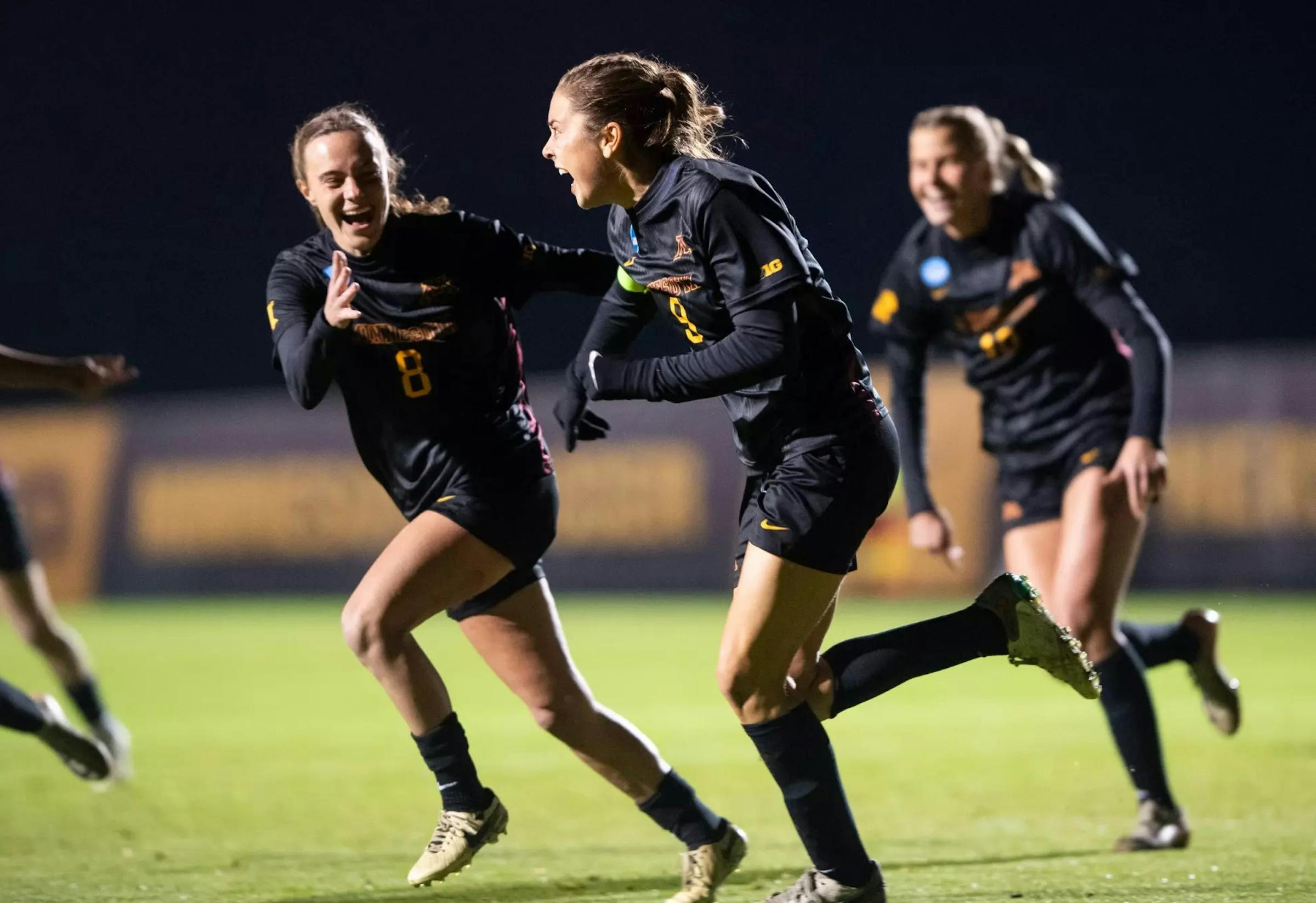 Gophers advance in NCAA soccer tournament