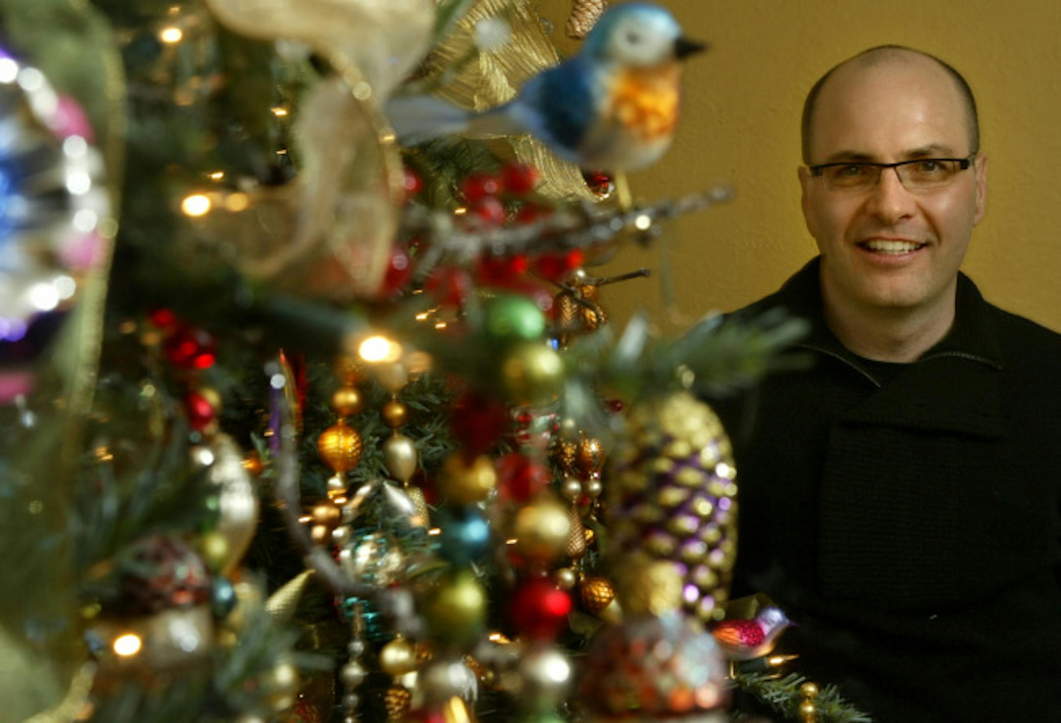 Larry Pfarr steers clear of trends. Most of his ornaments are classic glass figures.