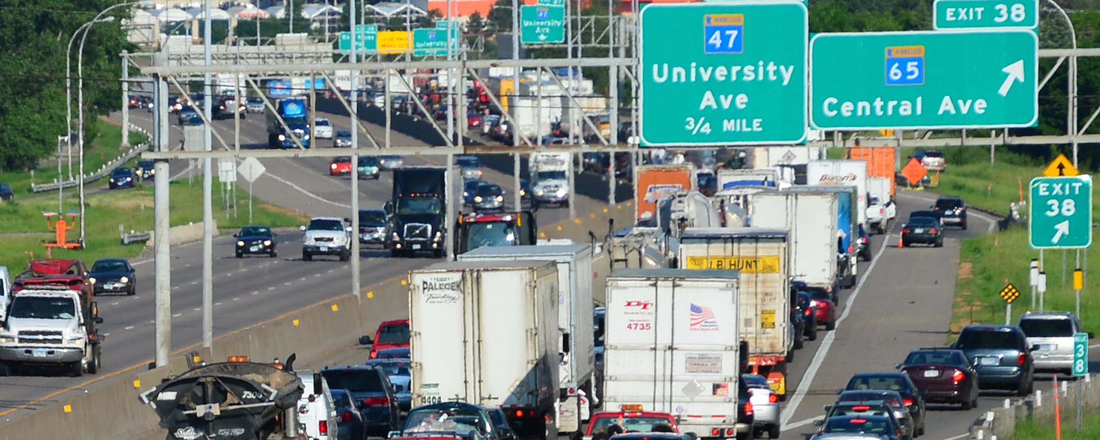694 west bound was backed up at a near standstill during rush hour ] Richard.Sennott@startribune.com Richard Sennott/Star Tribune. ,Fridley, Minnesota Monday 6/118/13) ** (cq) ORG XMIT: MIN1306181533588018