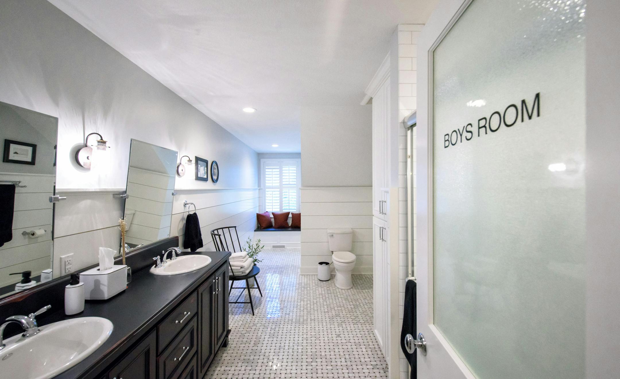 Boys bathroom. ] GLEN STUBBE * gstubbe@startribune.com Wednesday, July 13, 2016 266246 Upsizing for grandkids. Empty-nester Jackie Chase built a bigger, kid-friendly house in Mendota Heights as a magnet for her grandkids.