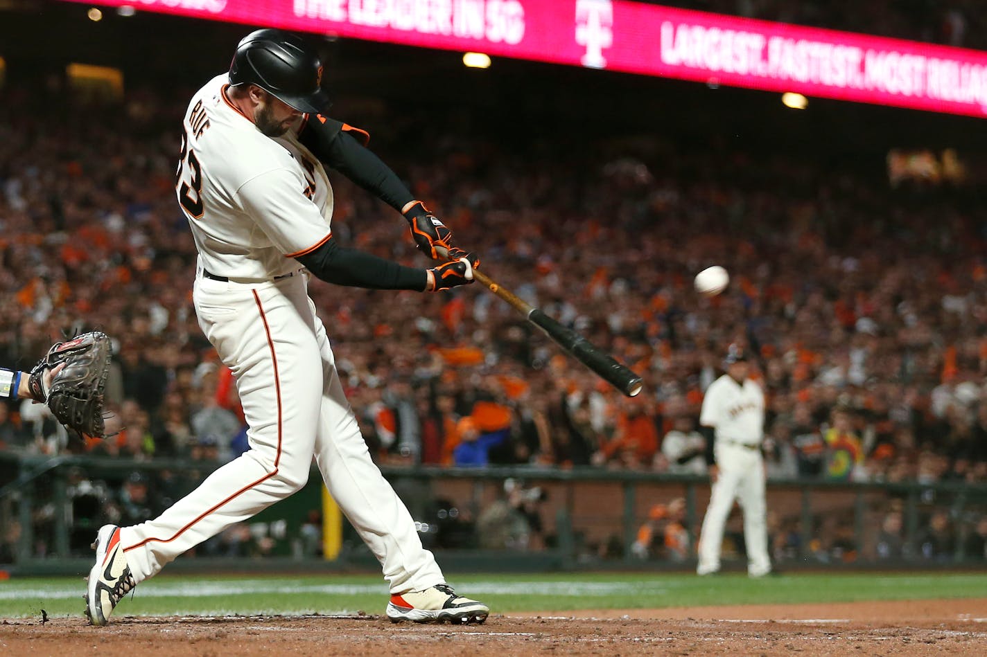 San Francisco Giants' Darin Ruf hit a home run against the Los Angeles Dodgers during the sixth inning of Game 5