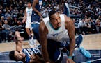 Dwight Howard fined for obscene gesture to fan during Wolves game