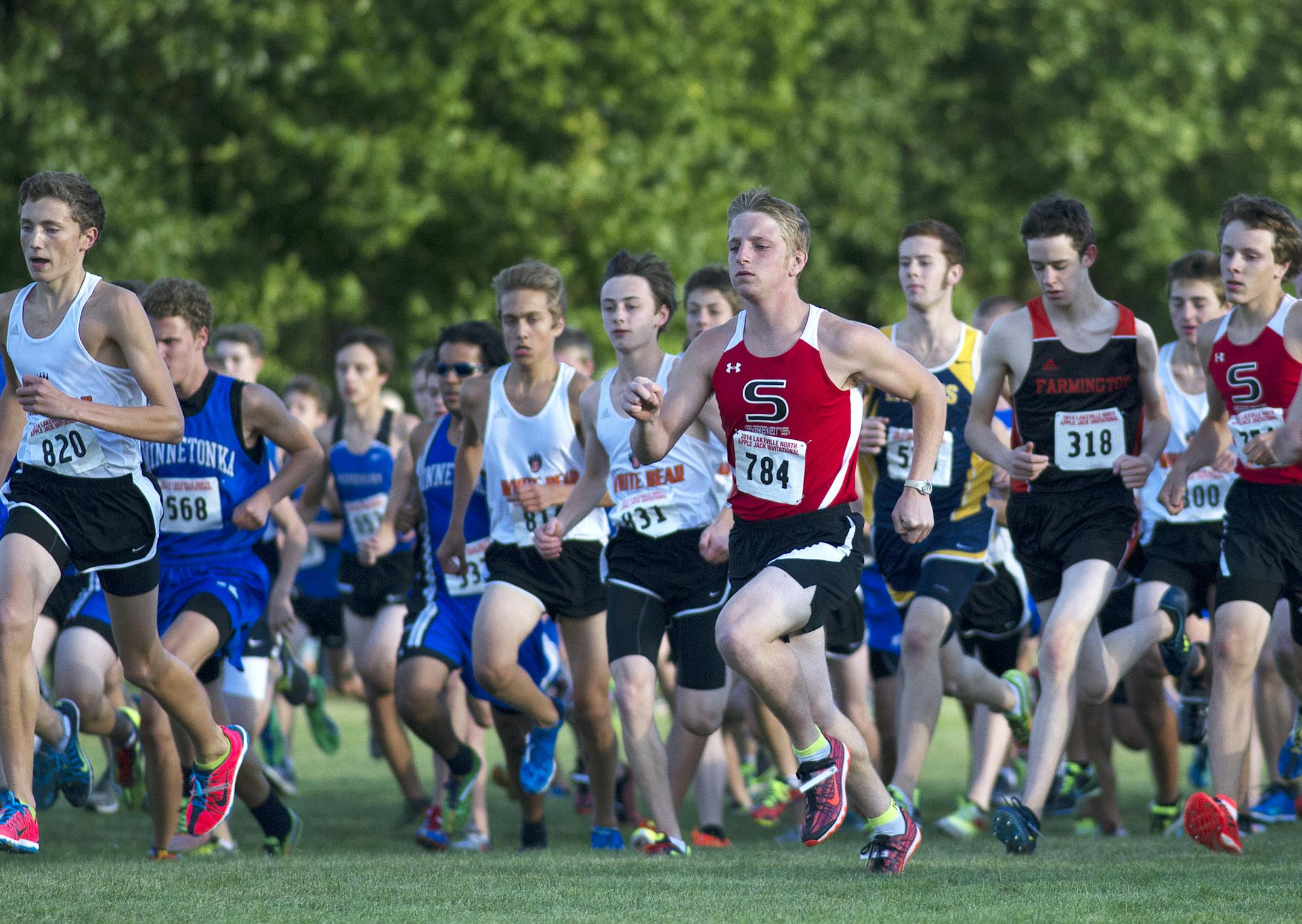 Runners opened the Lakeville North Applejack Invitational on Sept. 11. The race prepped many teams for the next two weeks.