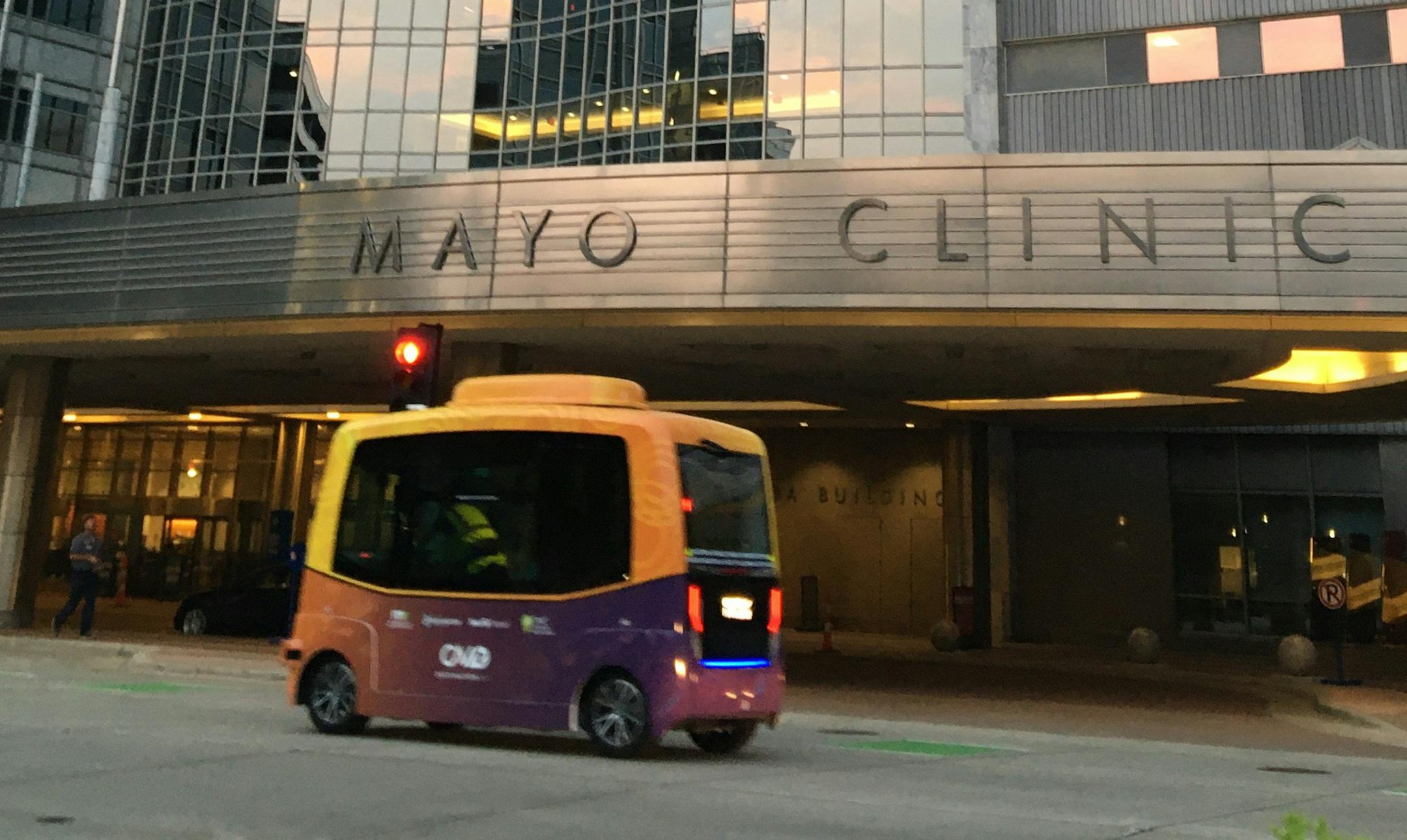 573510666