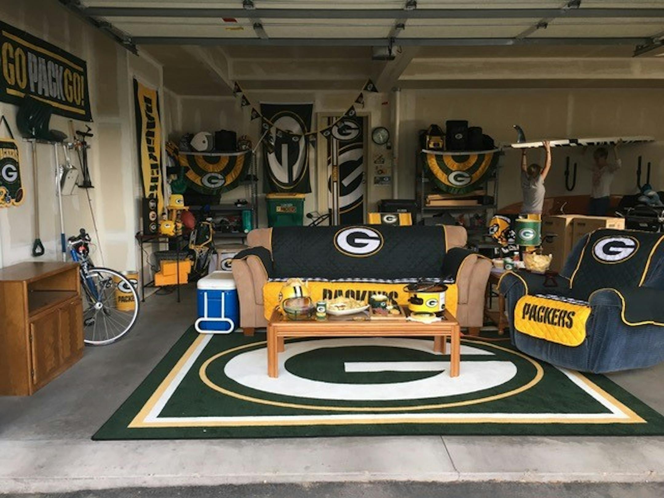 provided Garage in Long Lake