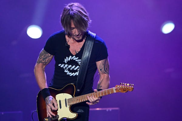 Review: At the State Fair, Keith Urban proves that he's country's biggest rock star