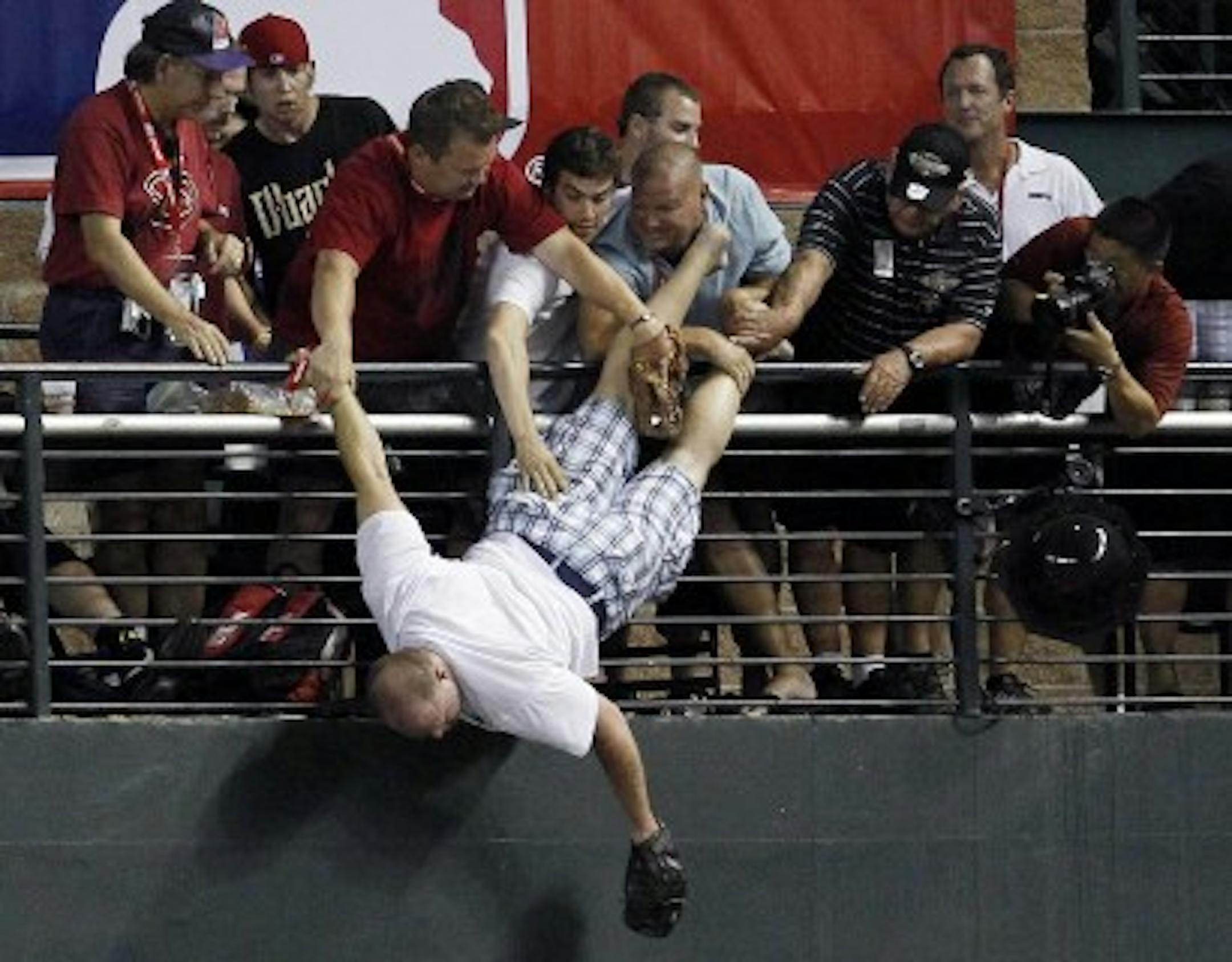 AP Photo/Arizona Republic, David Kadlubowski