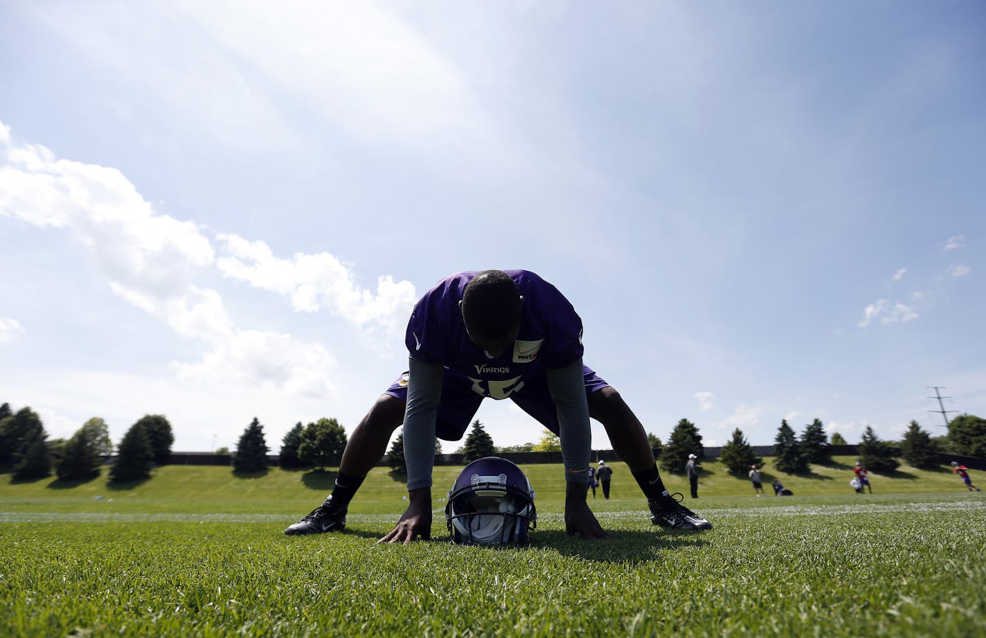 Minnesota Vikings receiver Greg Jennings (15) stretched out during practice on Wednesday. ] CARLOS GONZALEZ cgonzalez@startribune.com June 19, 2013, Eden Prairie, Minn., Winter Park, Minnesota Vikings minicamp