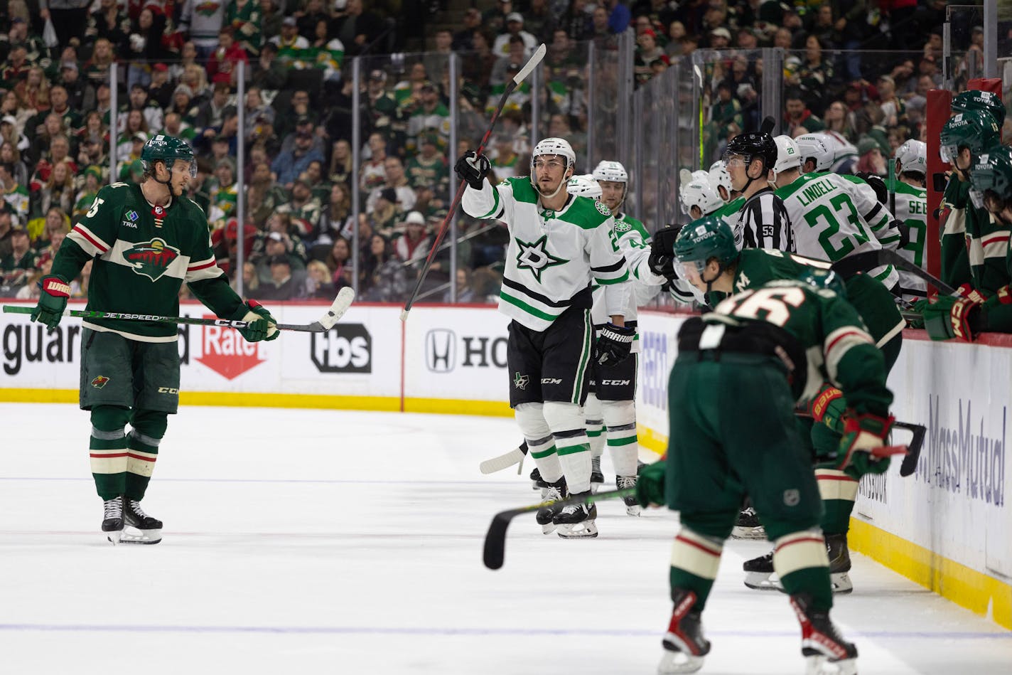 Dallas left wing Mason Marchment celebrated his second-period goal in Game 6