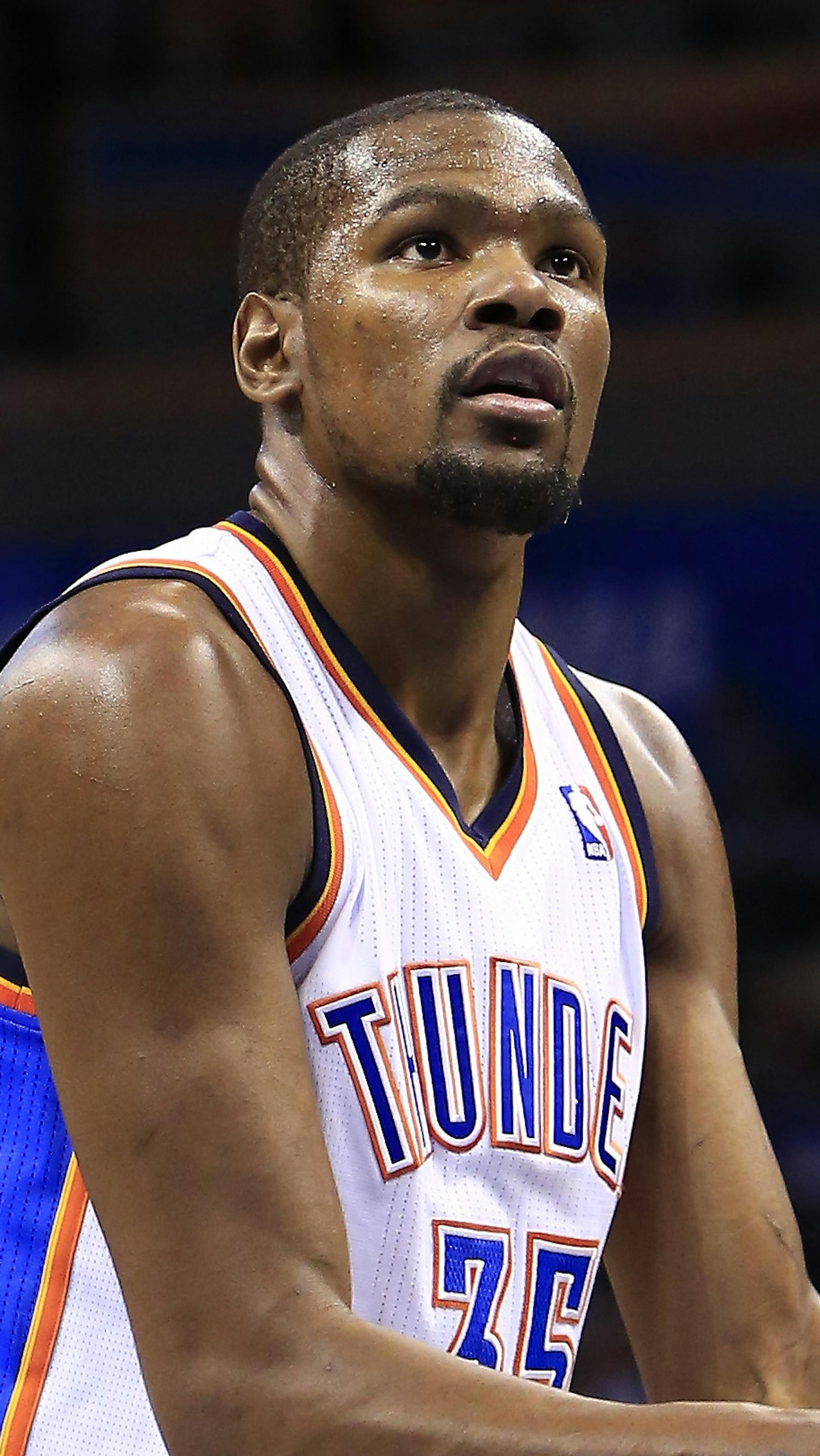 Oklahoma City Thunder small forward Kevin Durant (35) shoots a free throw basket against the Atlanta Hawks during the second half of an NBA basketball game Monday, Jan. 27, 2014, in Oklahoma City. Oklahoma City won 111-109. (AP Photo/Alonzo Adams)