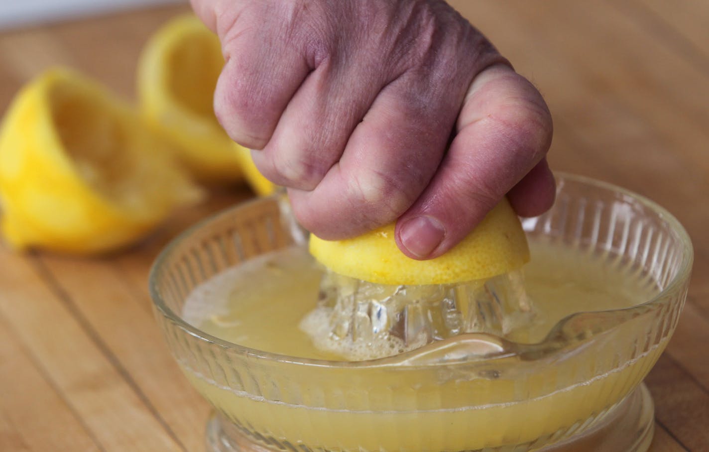 Lemon Juice for filling. __ Baking Central Illustration for Taste cover, lemon meringue pie, and the step-by-step of making filling and whipping and a lofty meringue for a lemon pie by Kim Ode ] TOM WALLACE &#x2022; twallace@startribune.com Assignments #20027967A March 6, 2013_ SLUG: 168963 BAKING031413_ EXTRA INFORMATION: Baking Central by Lee Dean and Kim Ode.